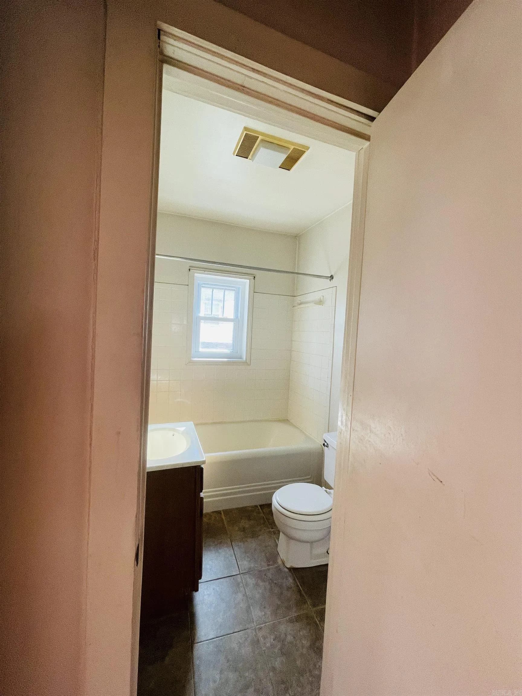 Property at 211 W Campus - Image 18
