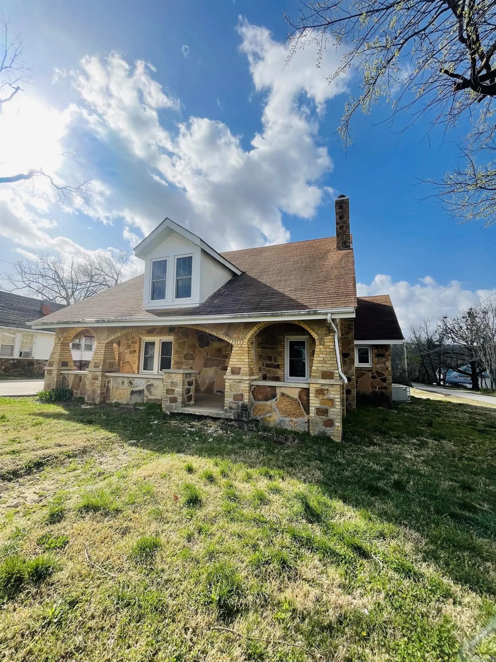 Property at 211 W Campus - Image 4