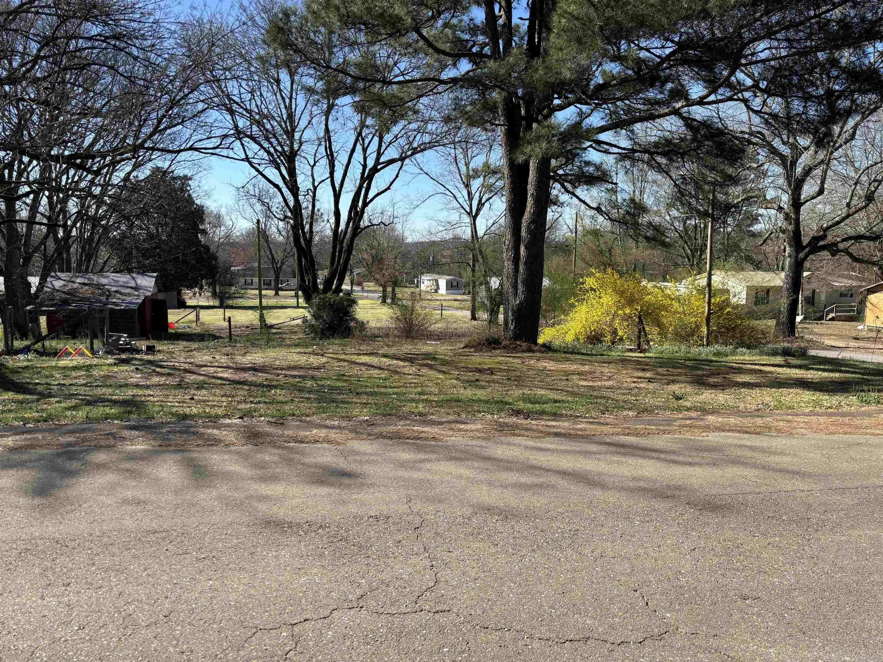 Property at 607 W 3rd - Image 3