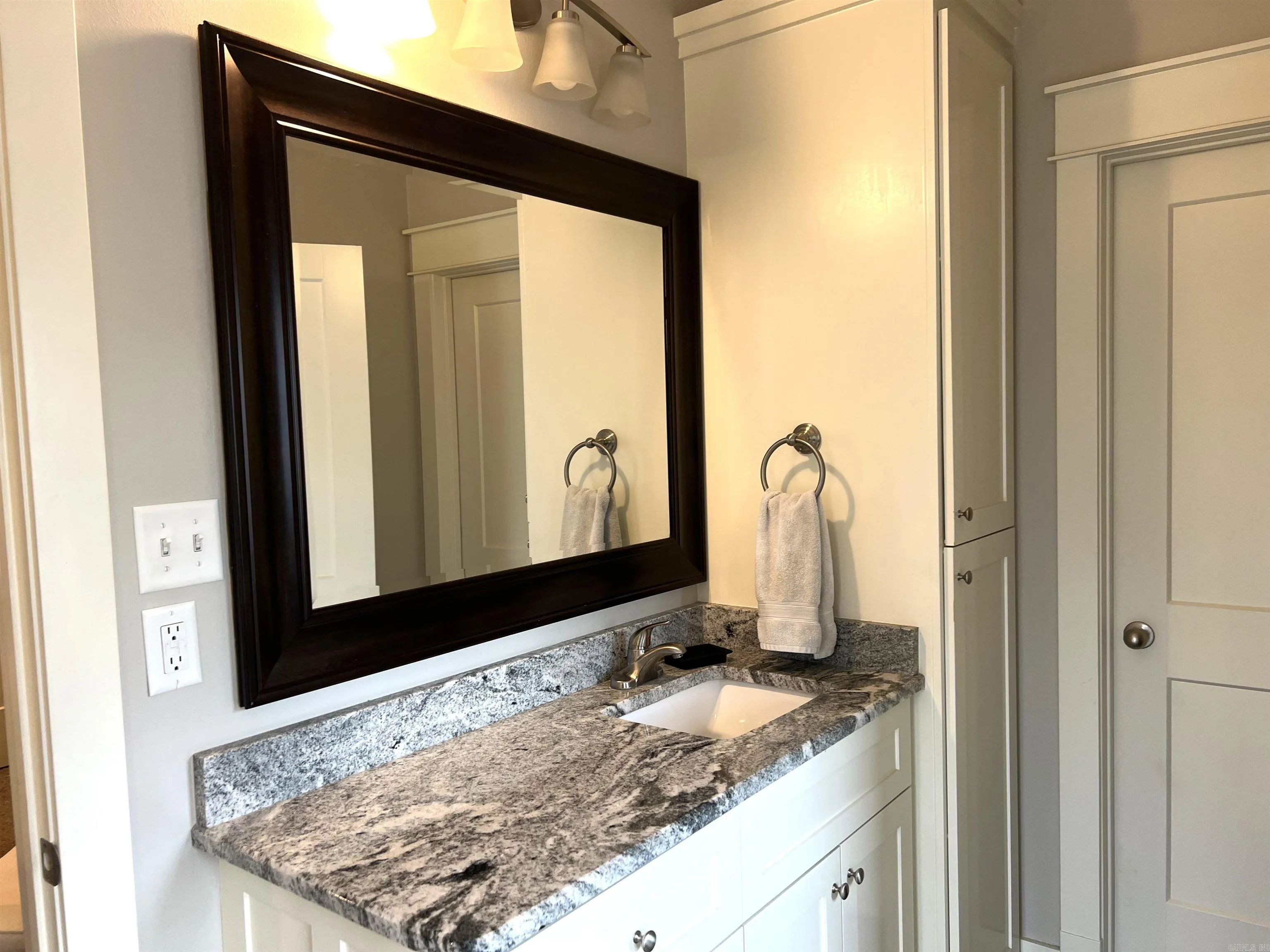 Property at 704  Laurel - Image 14