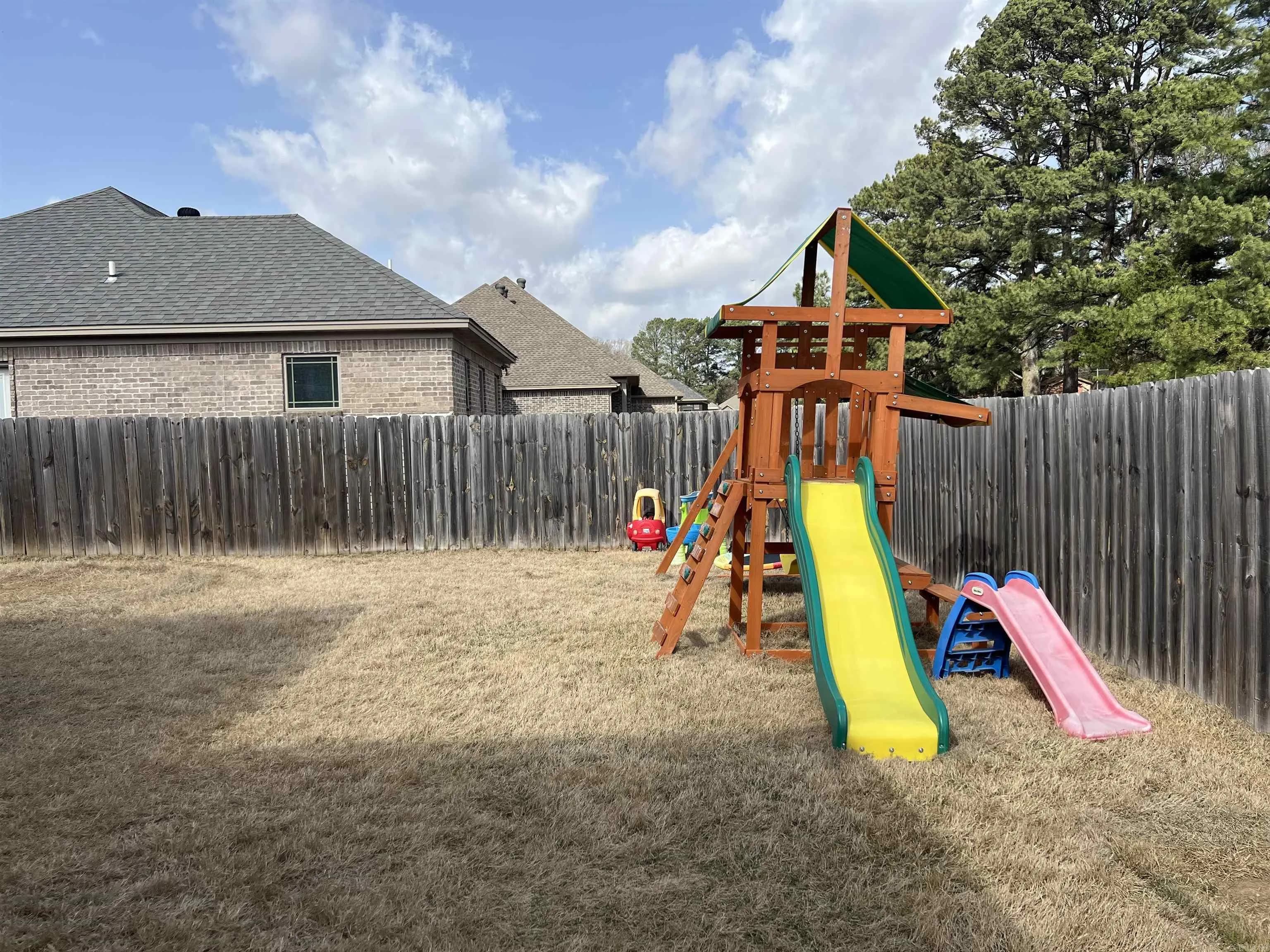 Property at 704  Laurel - Image 19