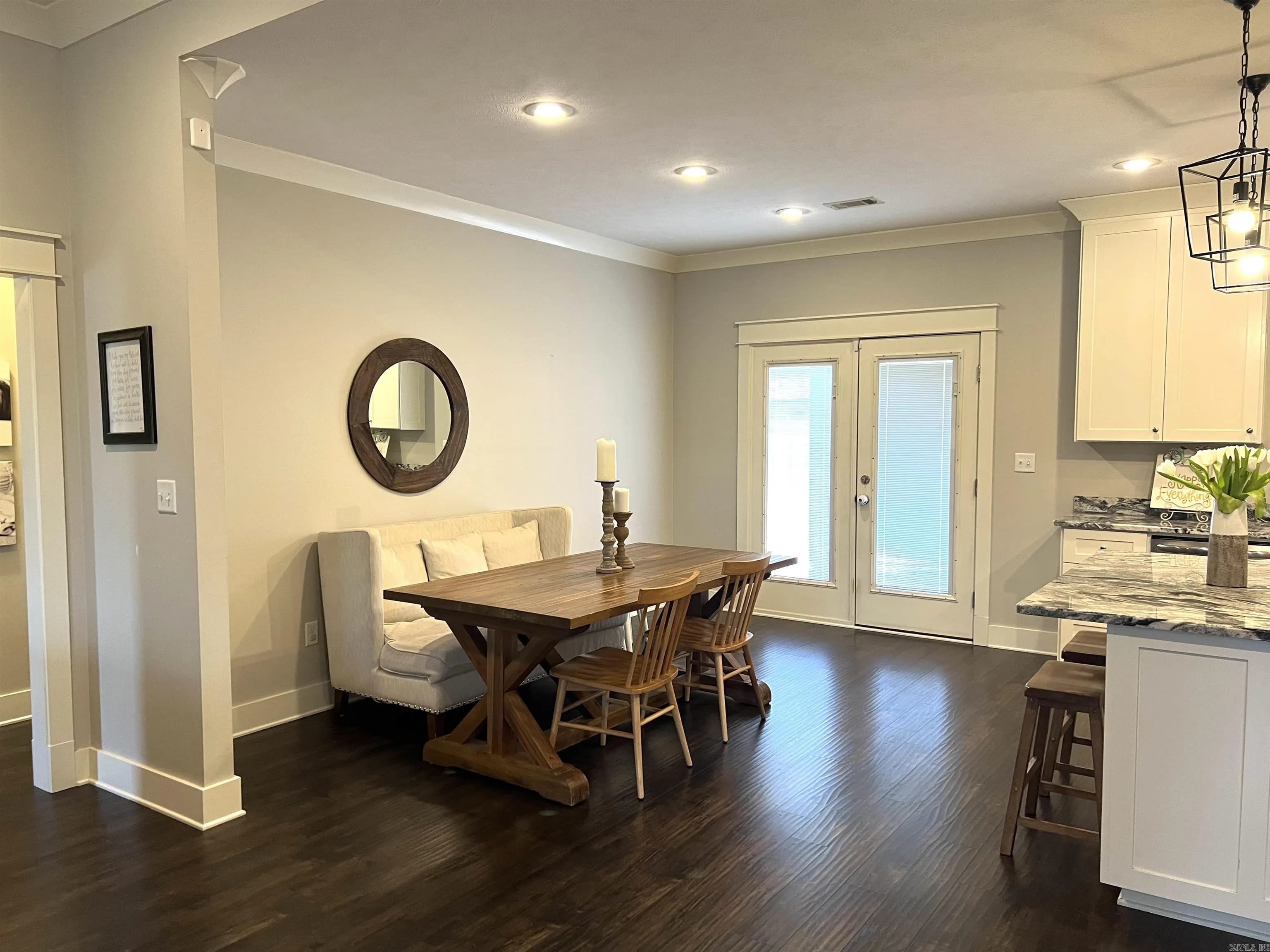 Property at 704  Laurel - Image 6
