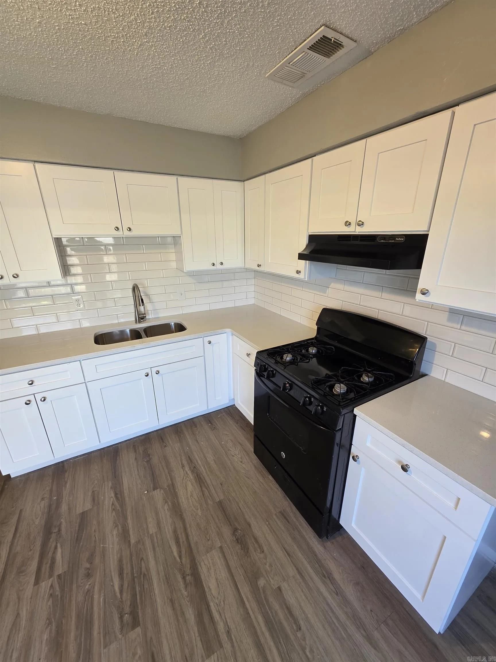 Property at 2  Clint, A - Image 3