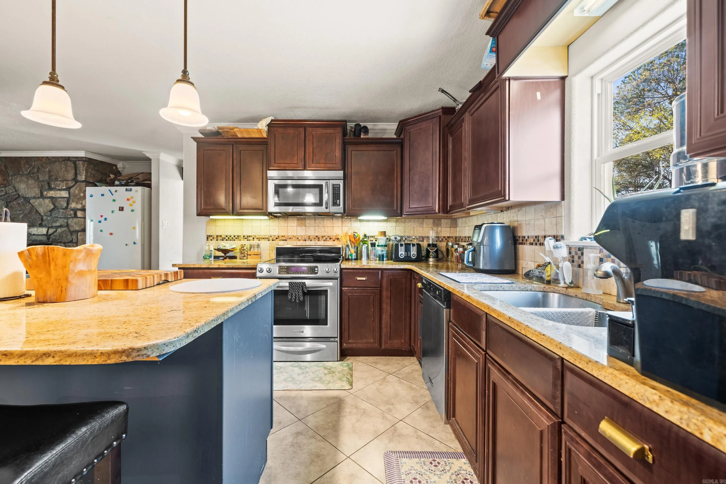 Property at 131  Dollie - Image 13