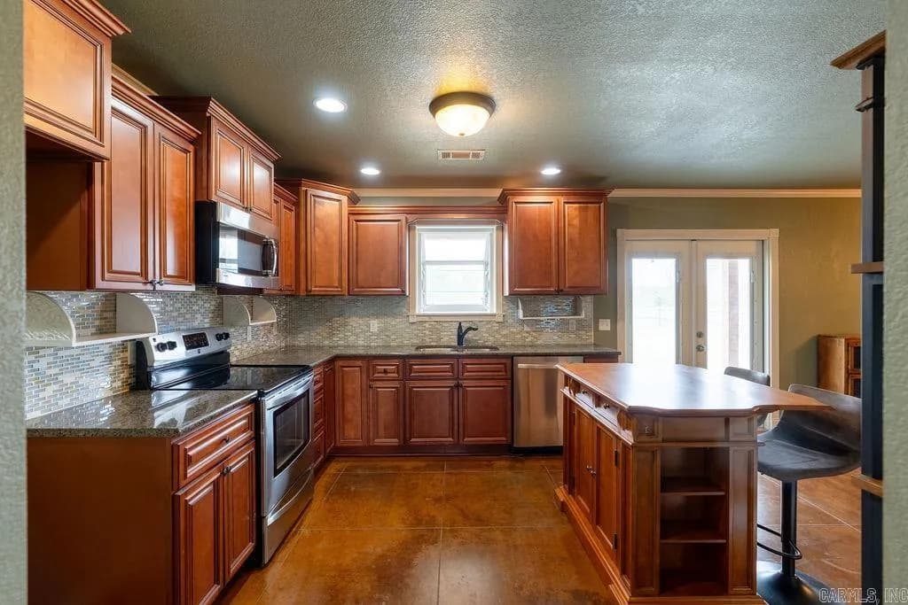 Property at 270  Lacy - Image 16