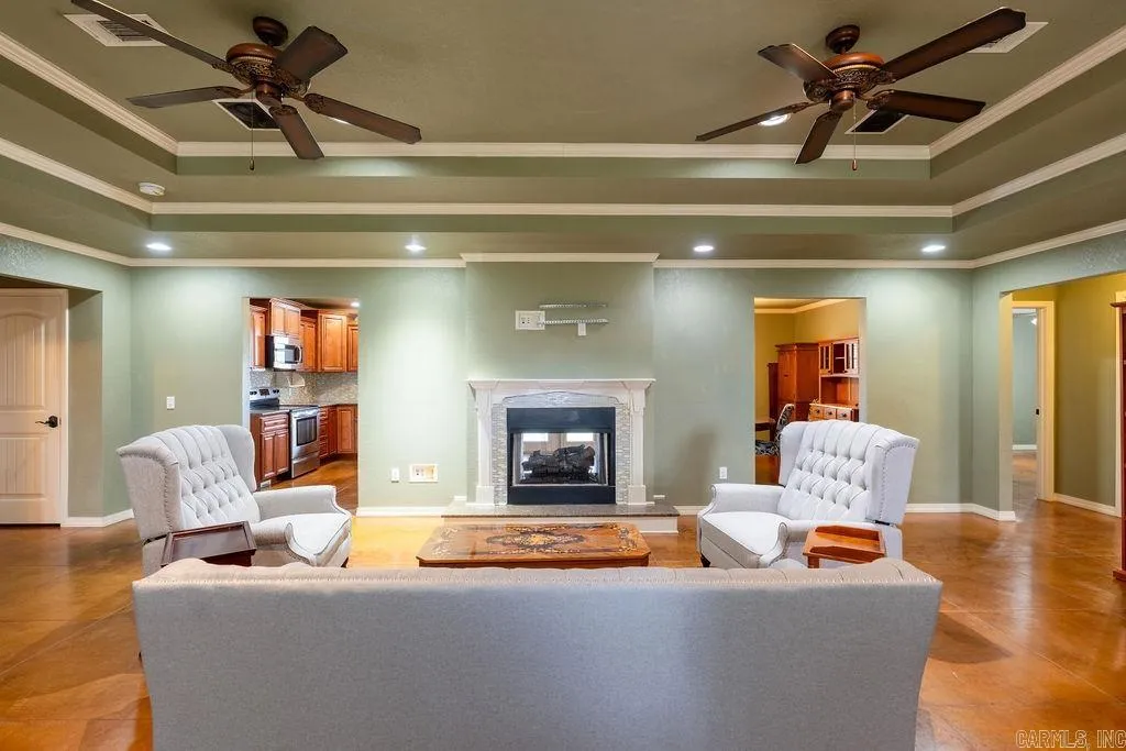 Property at 270  Lacy - Image 3
