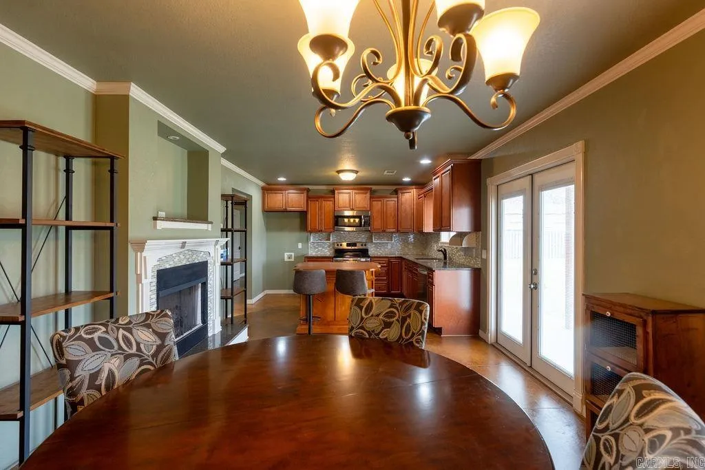 Property at 270  Lacy - Image 6