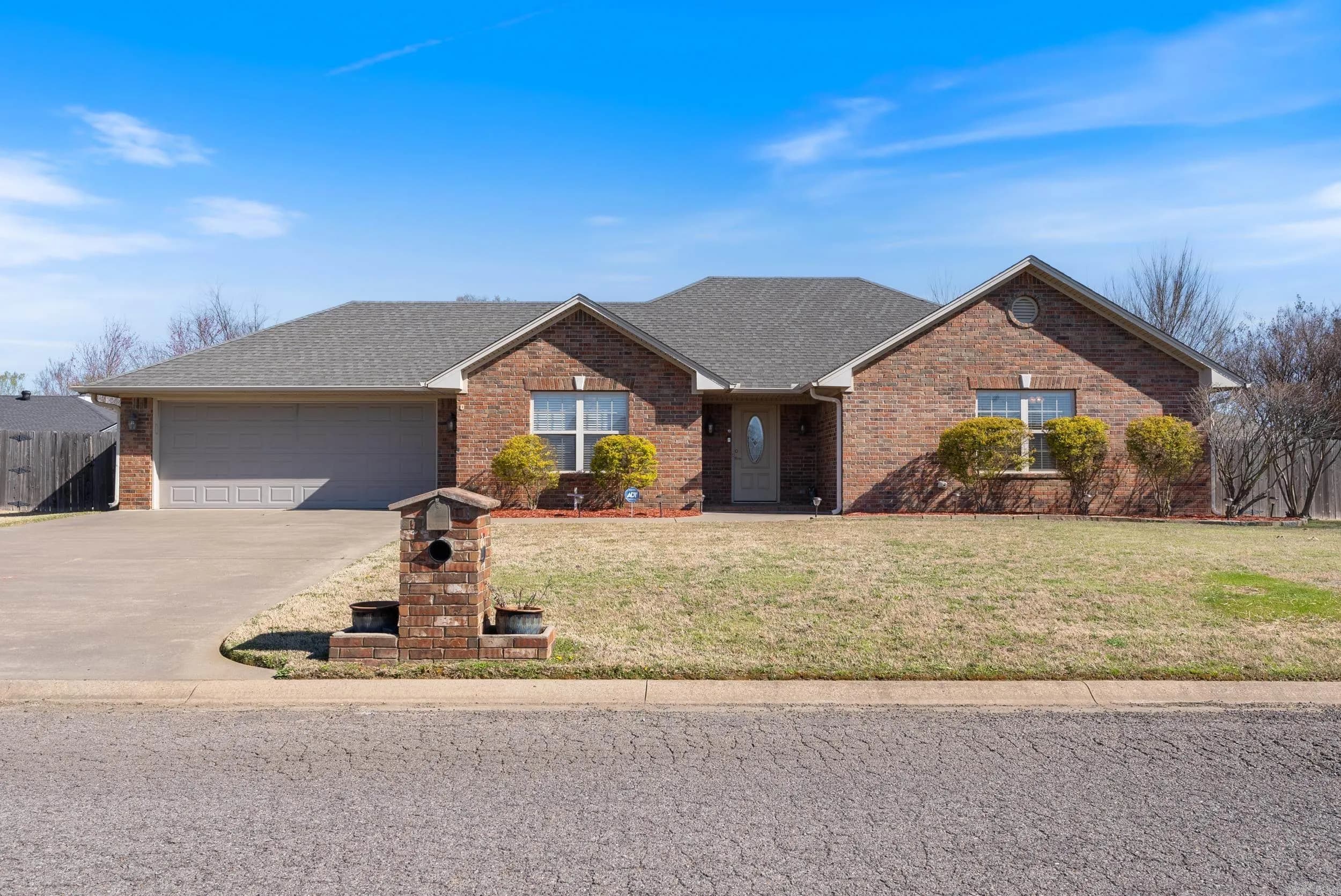 Property at 40  Sagebrush - Image 1