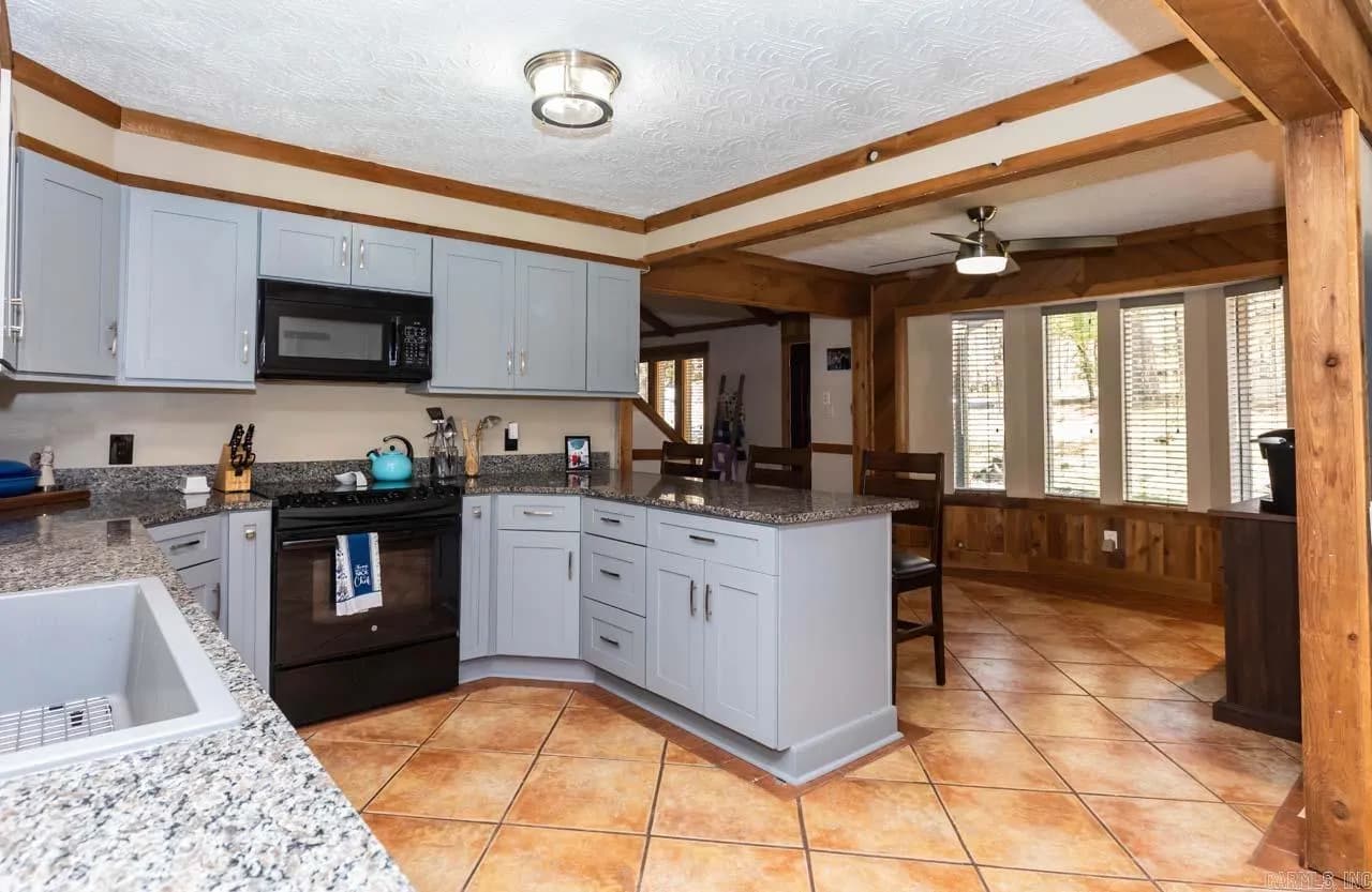 Property at 50  Prince dr - Image 9