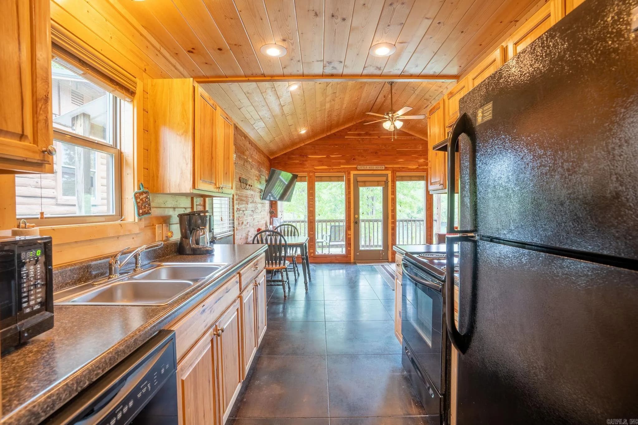 Property at 2E  Swinging bridge - Image 16