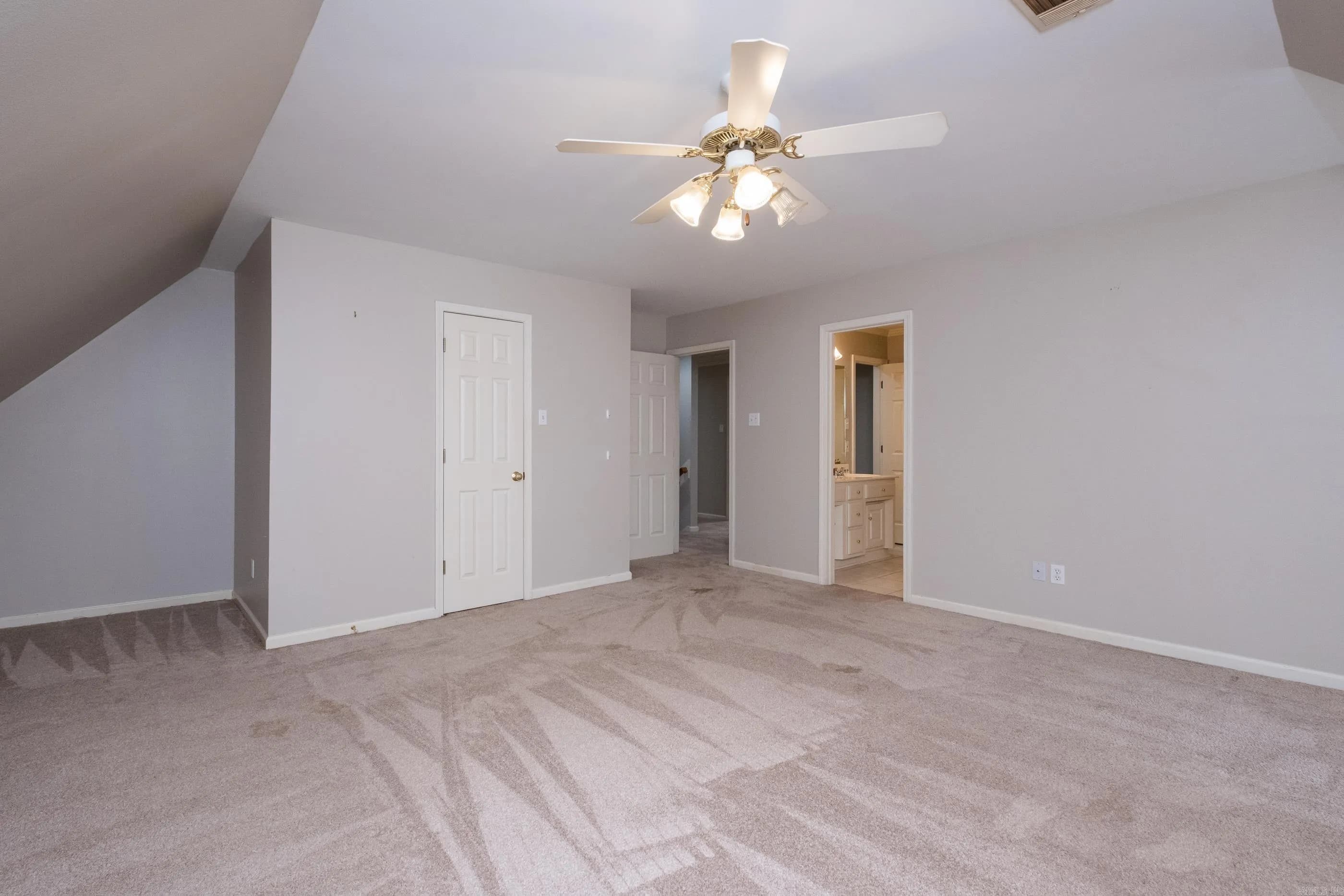 Property at 8  Iviers - Image 32