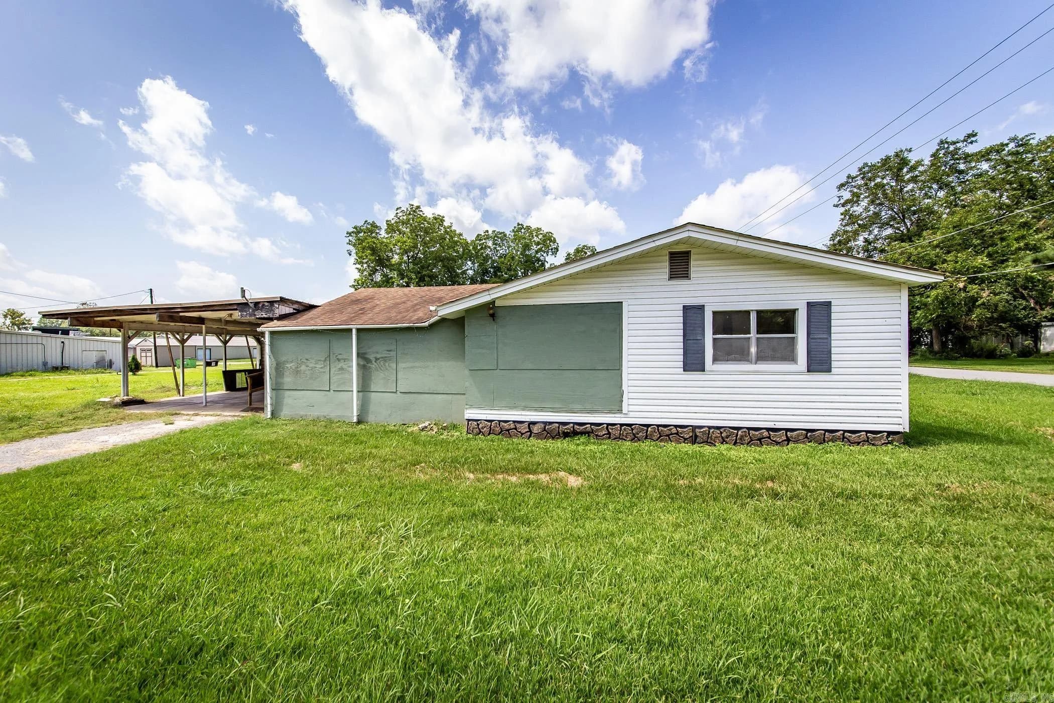 Property at 107 N Wilks - Image 1