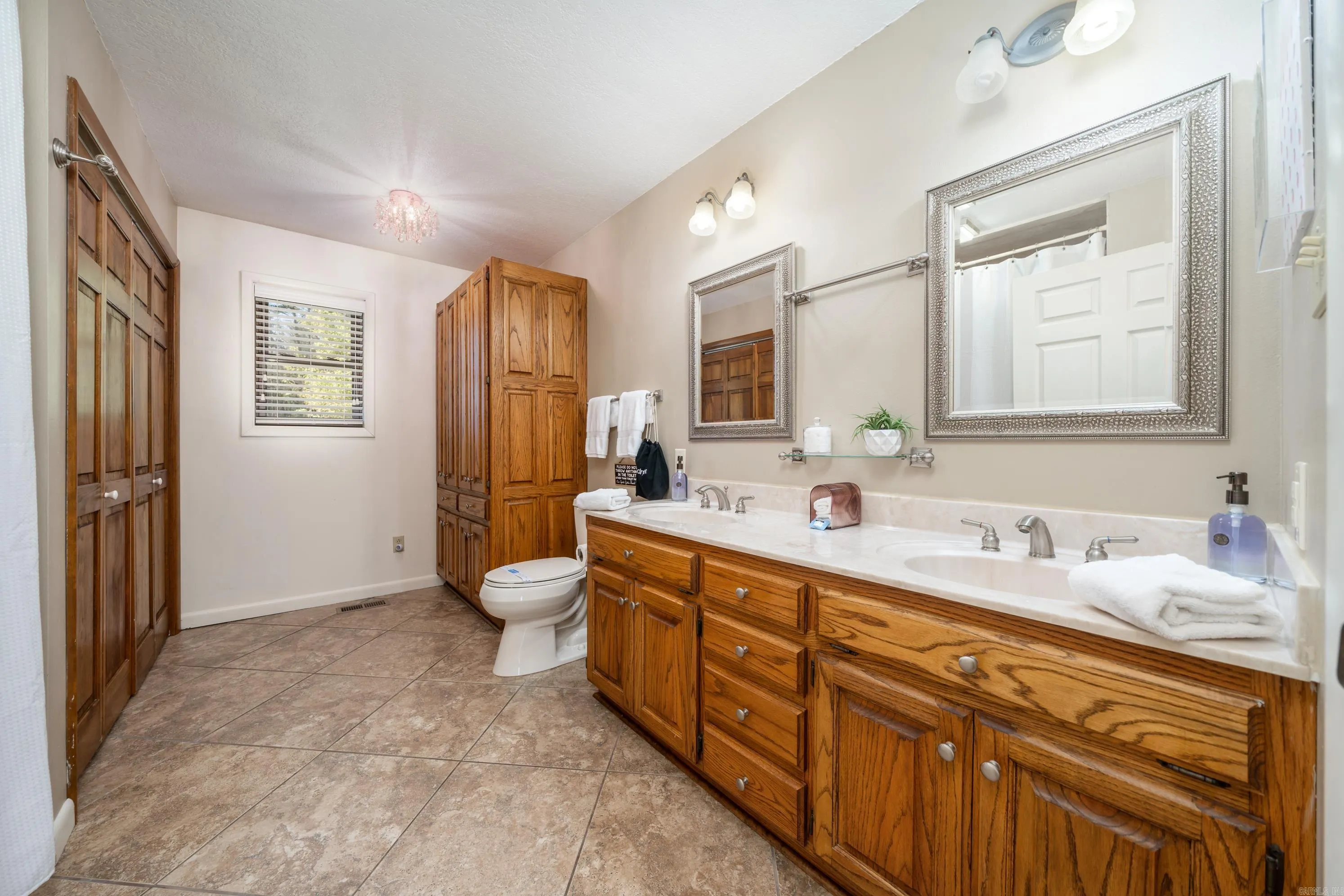 Property at 489  Kirschwood - Image 31