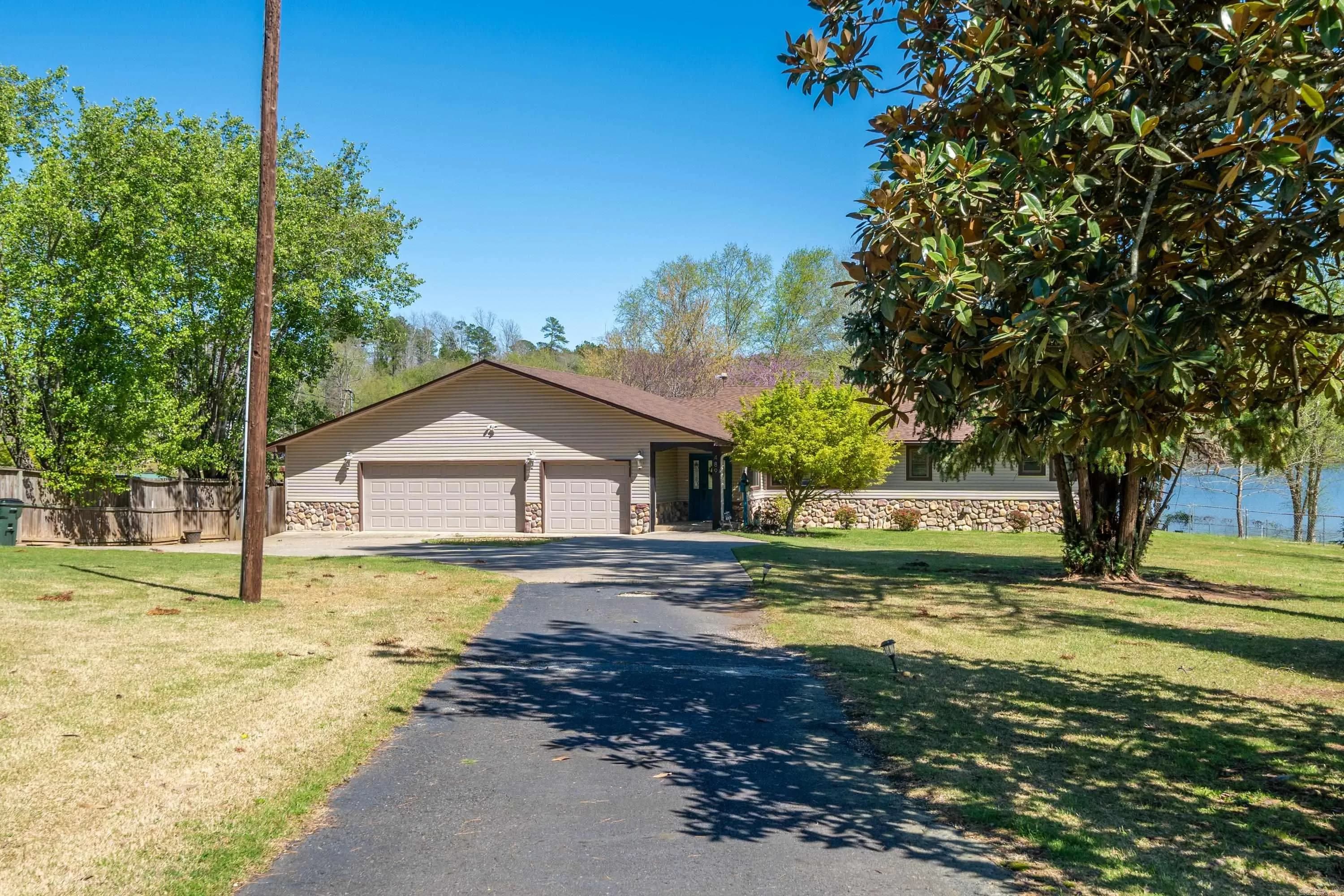 Property at 489  Kirschwood - Image 8