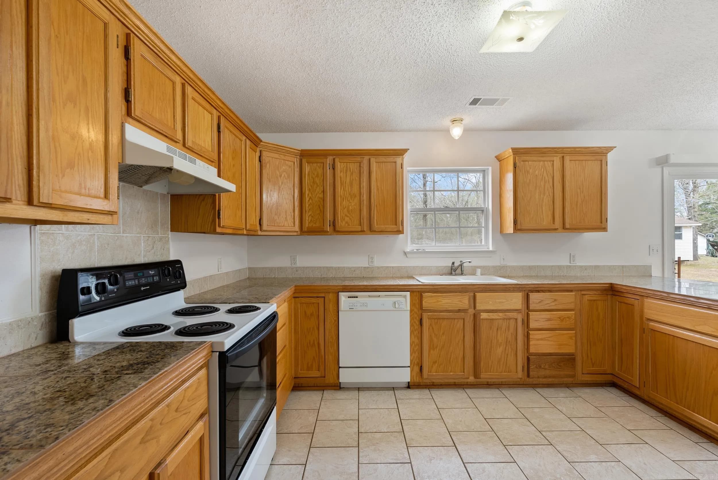 Property at 474  Jo lynn - Image 11