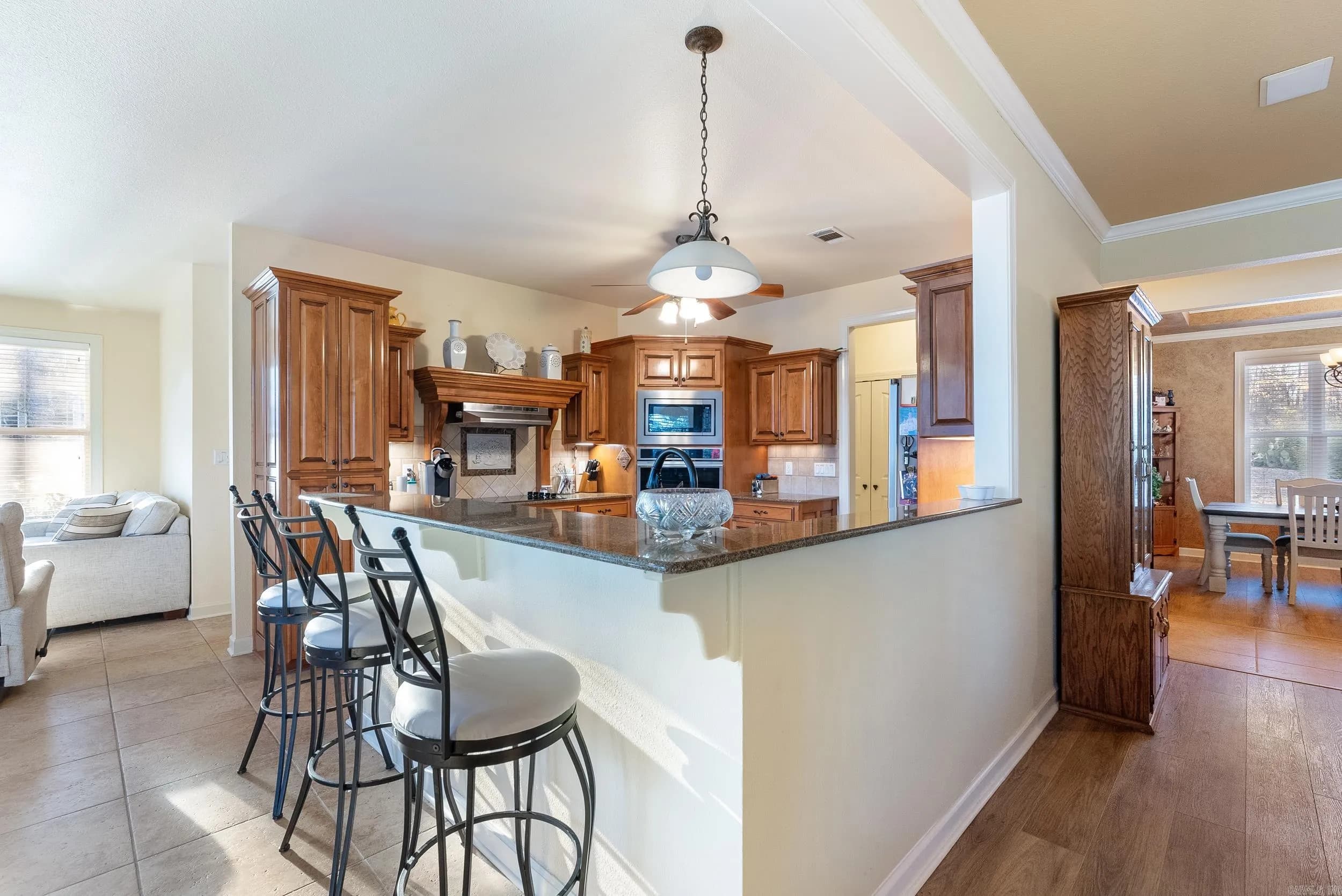 Property at 12  Fiero lane - Image 11