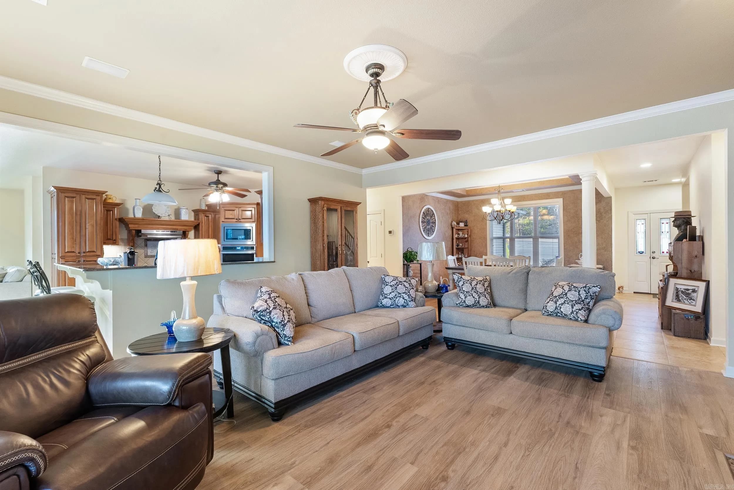 Property at 12  Fiero lane - Image 9