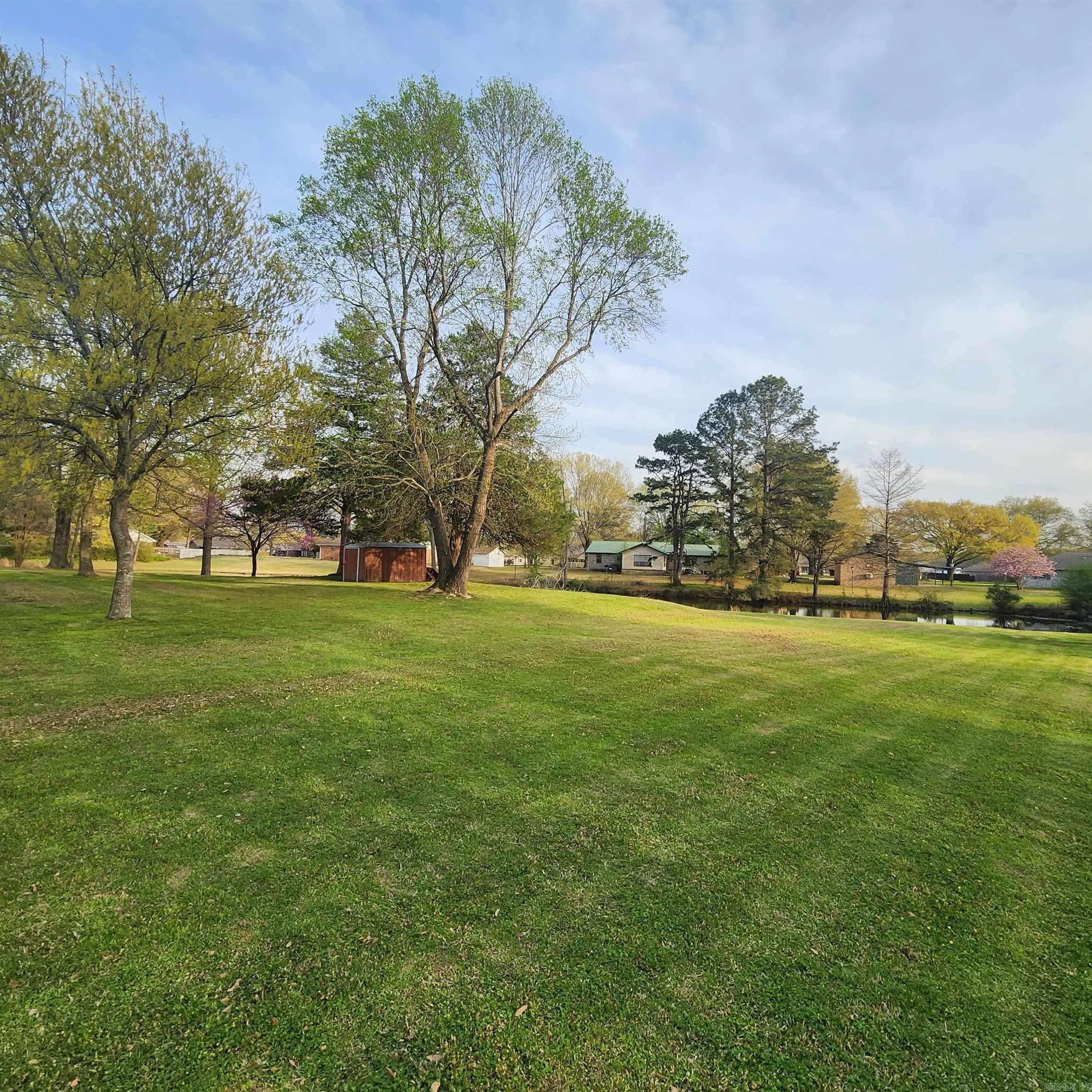 Property at 302  Smelser - Image 46