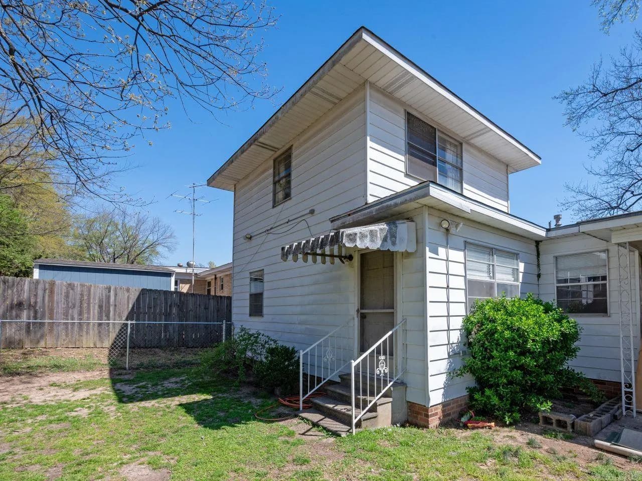 Property at 212 N Jackson - Image 5