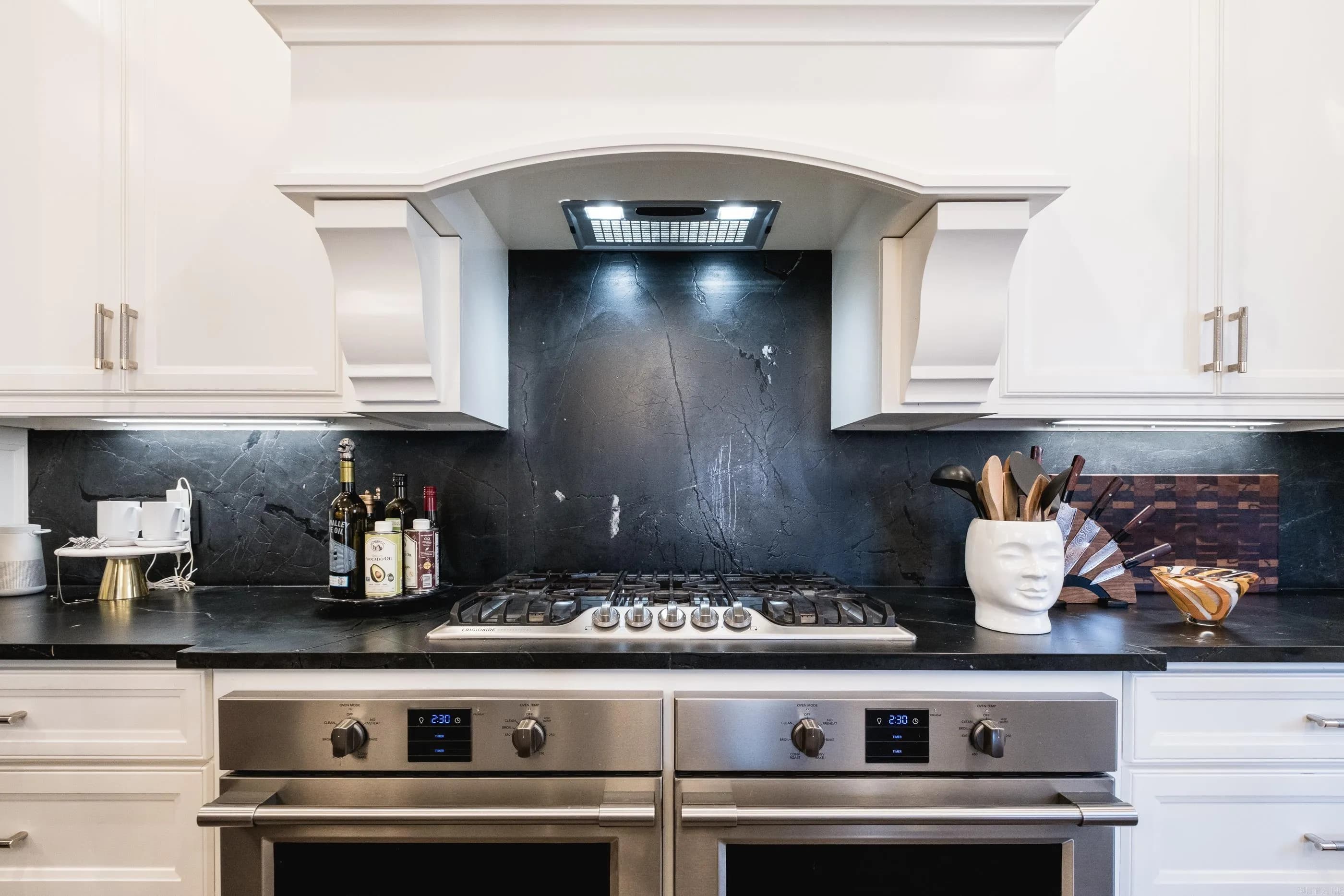 Property at 18  Ensbury - Image 10