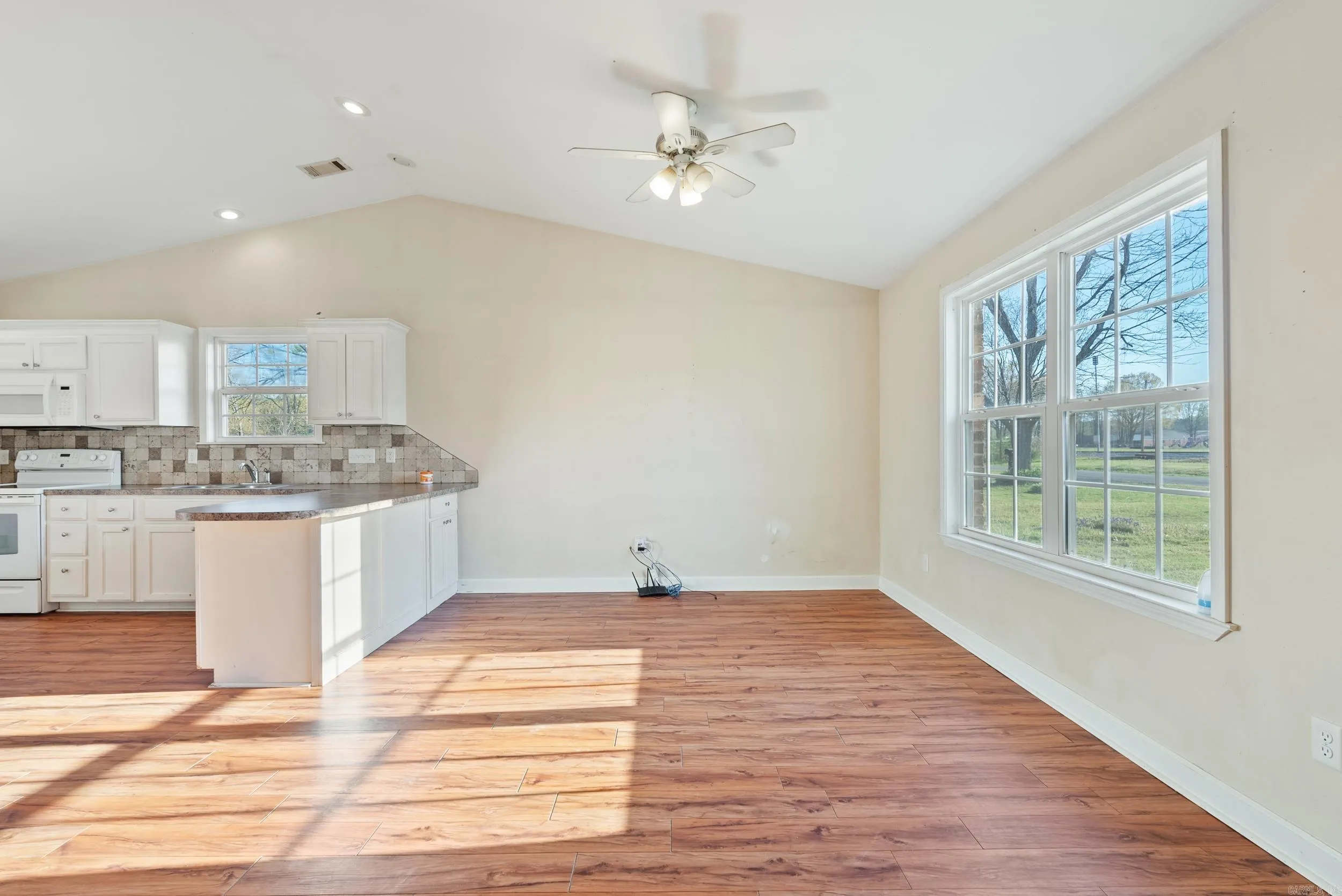 Property at 7 N Main st - Image 14