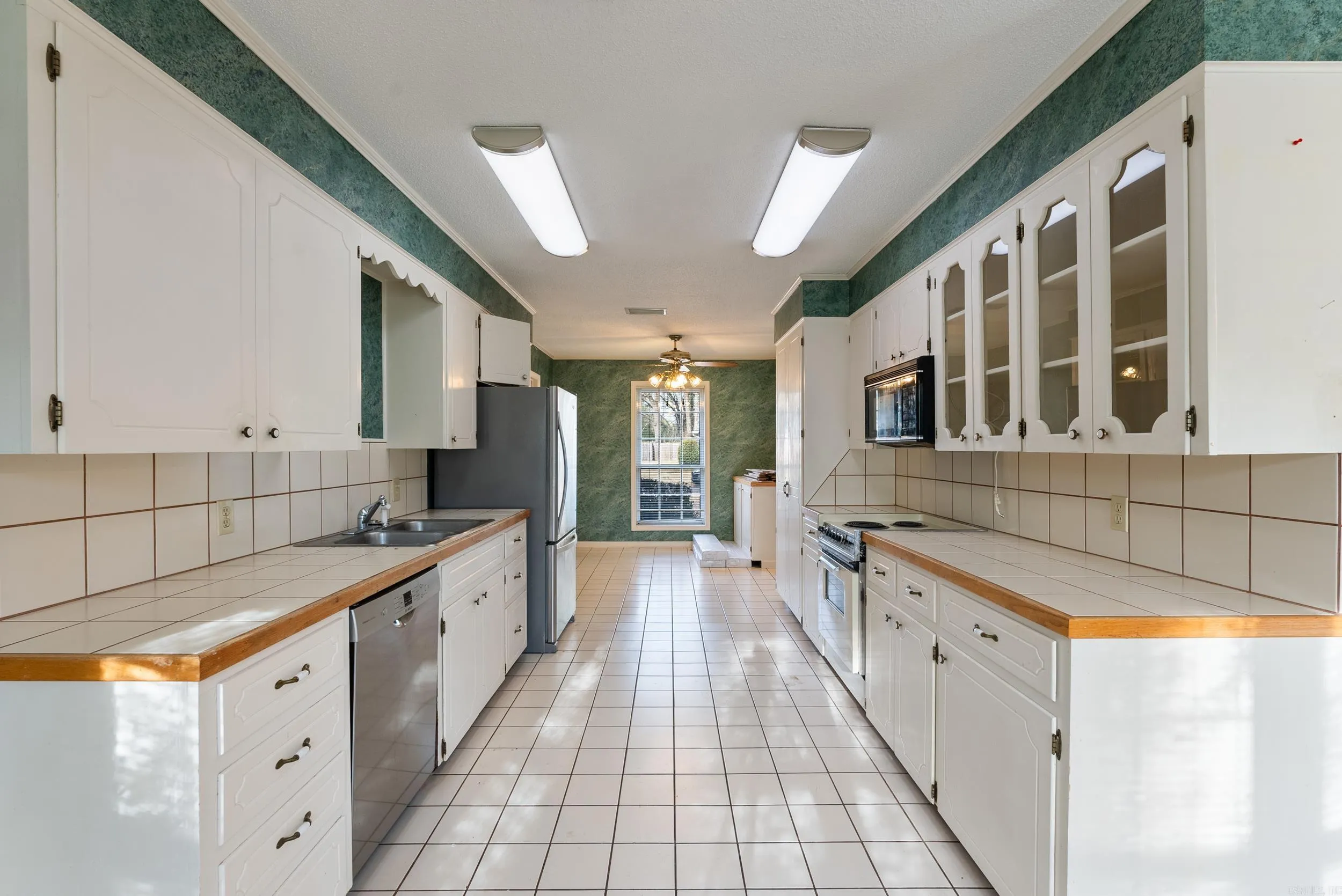 Property at 10  Deerwood dr - Image 9