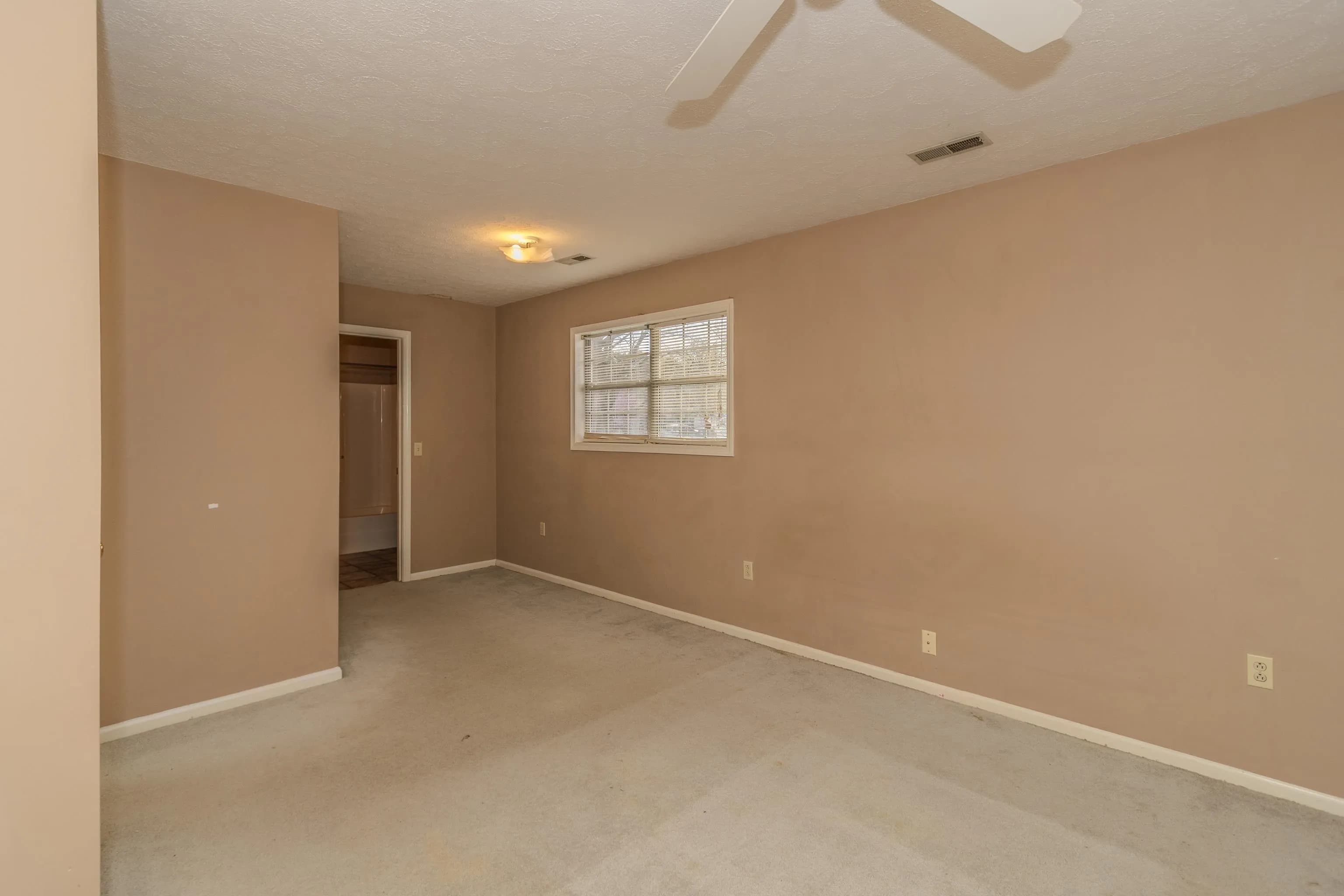 Property at 3301  Friendship - Image 15