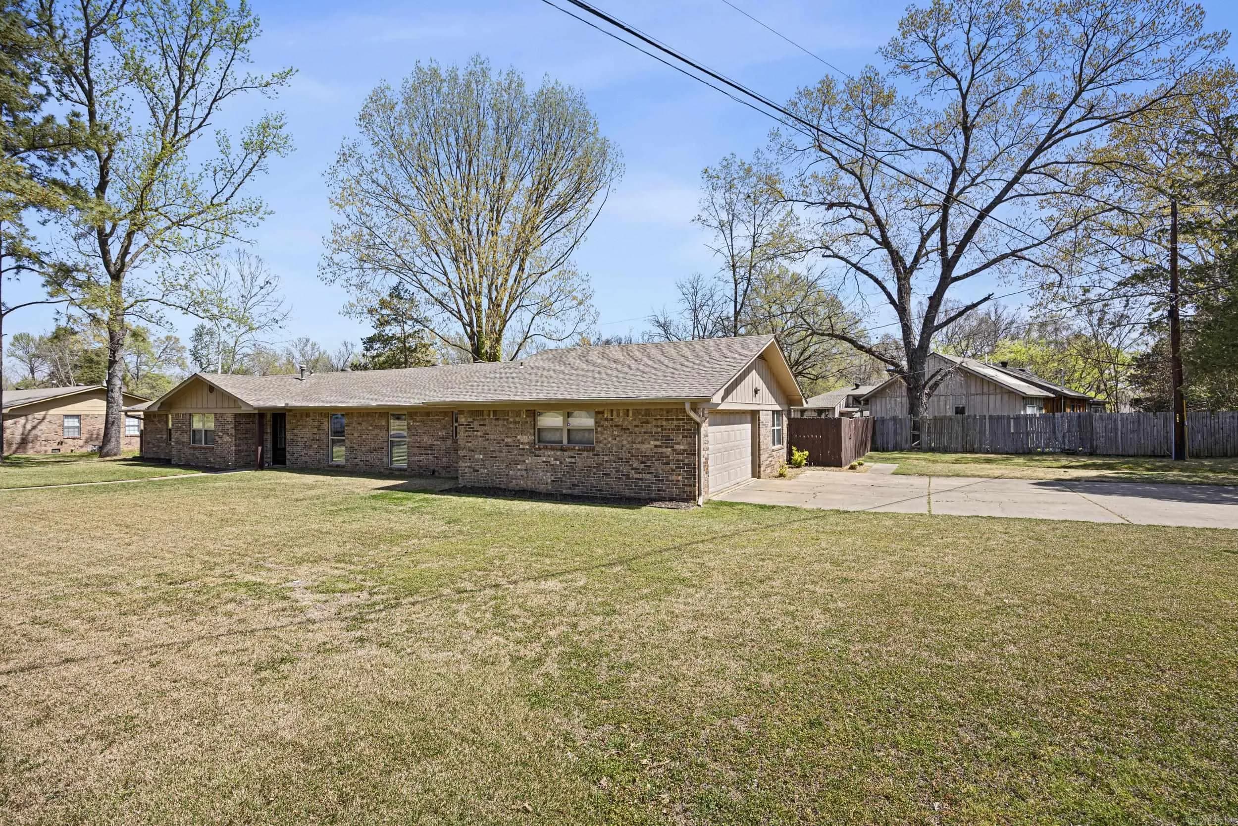 Property at 409 S Arlington - Image 3