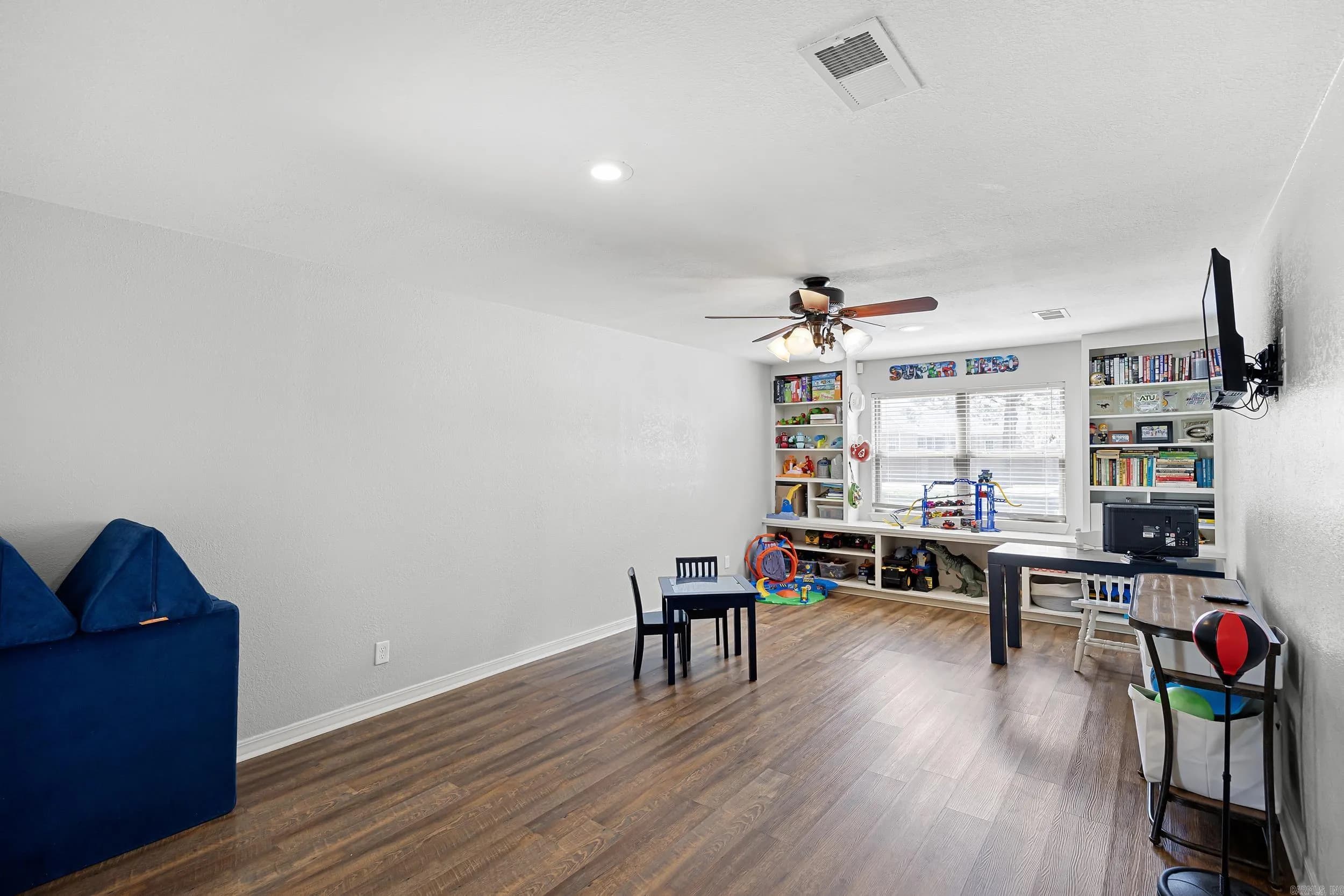 Property at 409 S Arlington - Image 15