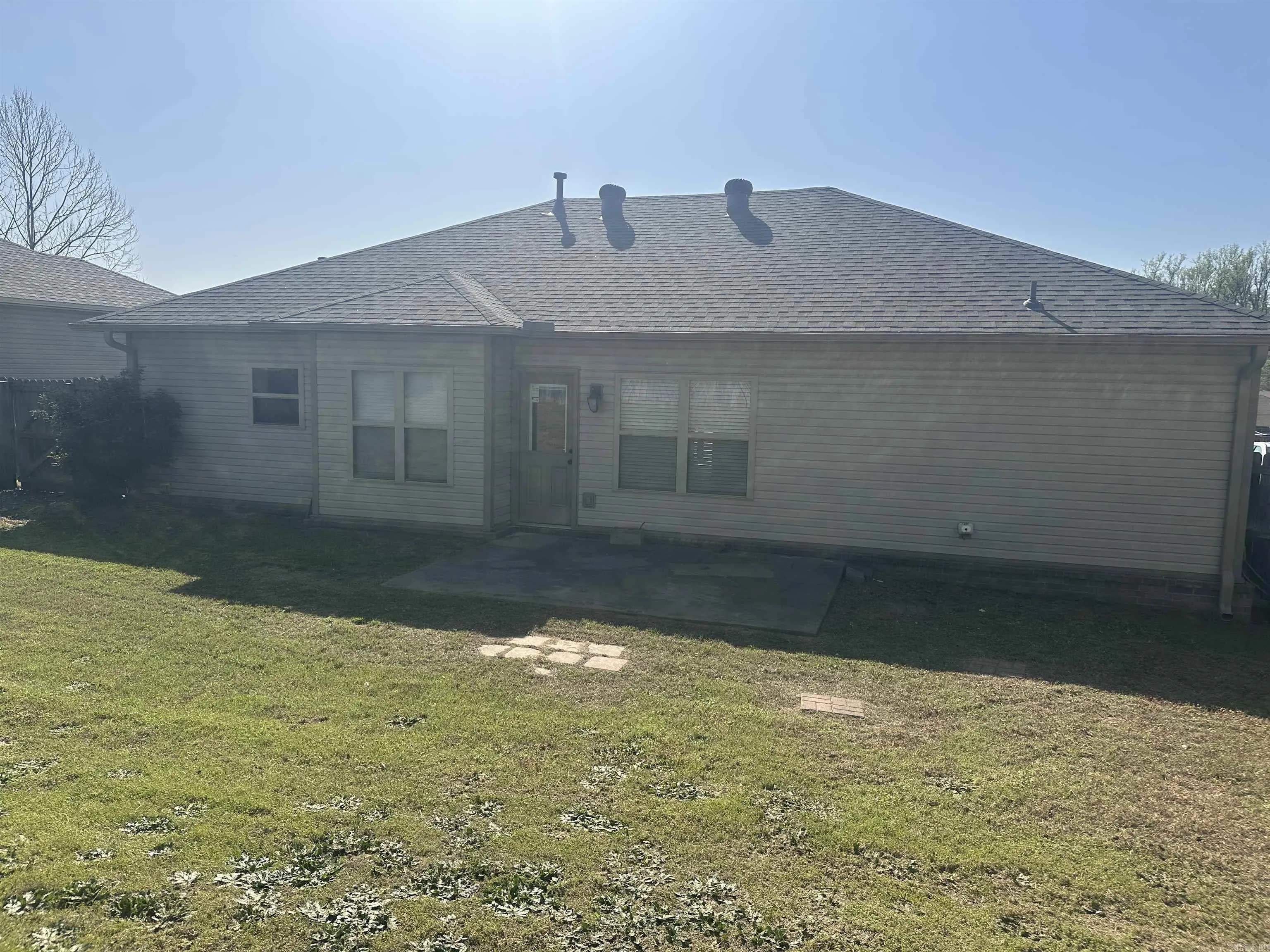 Property at 113  Peach - Image 30