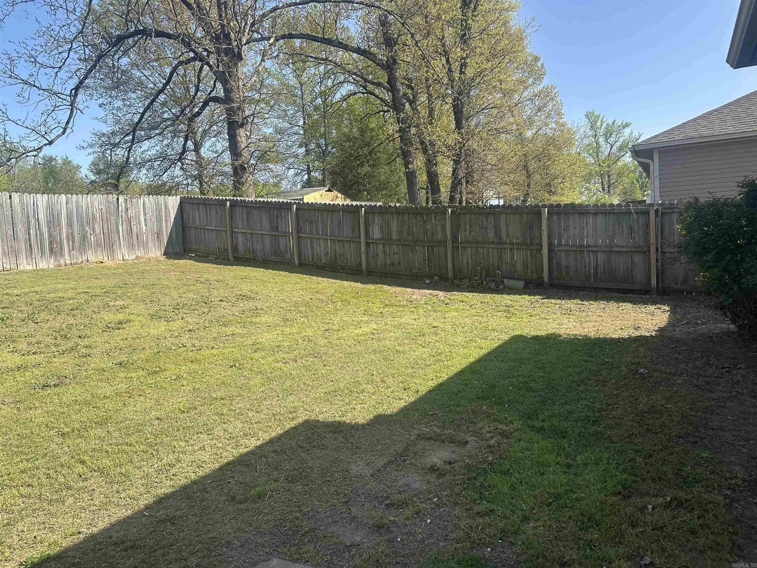 Property at 113  Peach - Image 28