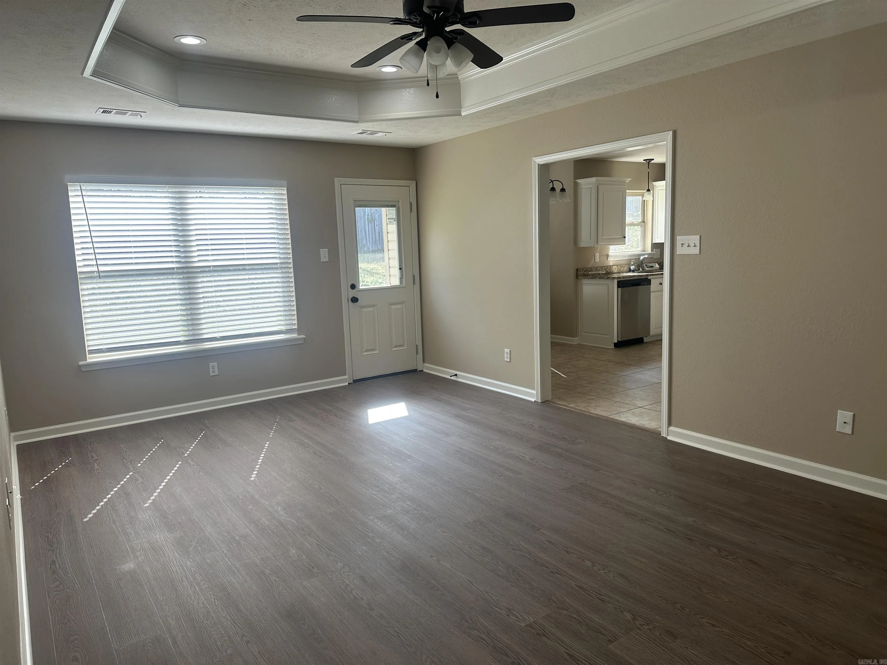 Property at 113  Peach - Image 4