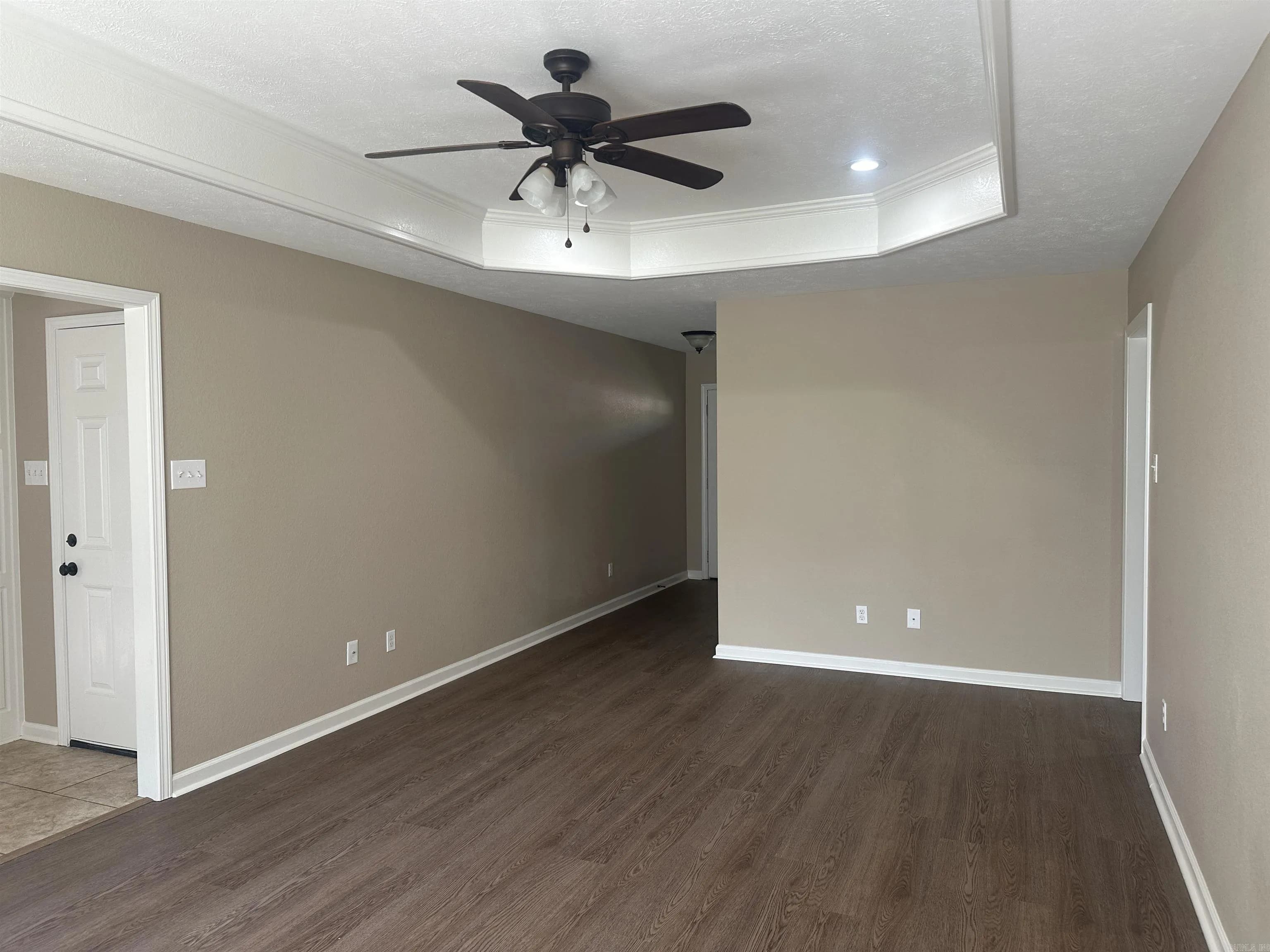 Property at 113  Peach - Image 5