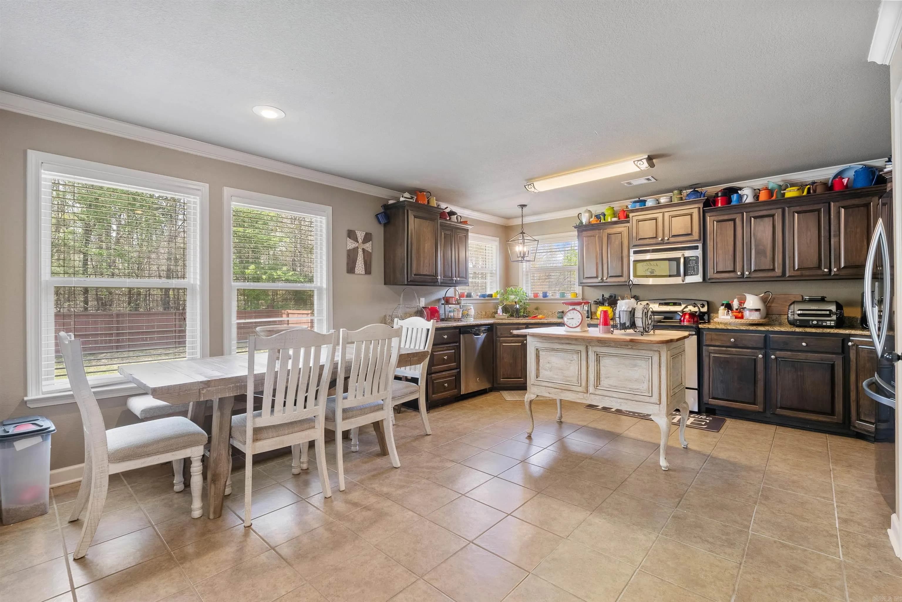 Property at 168  Creekside - Image 13