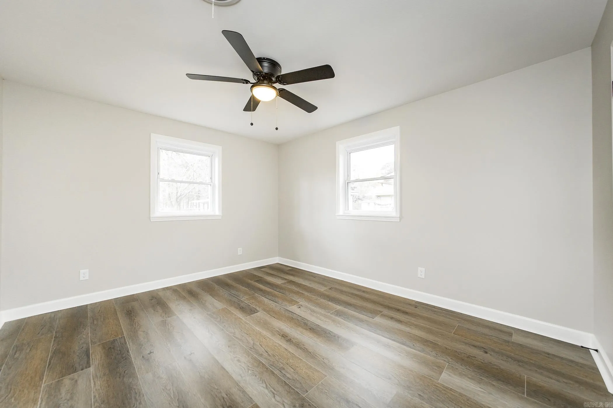 Property at 103 W Oklahoma - Image 25