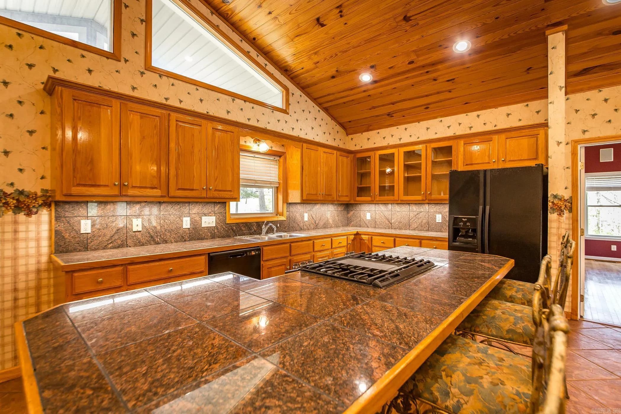 Property at 249  Roxie - Image 30