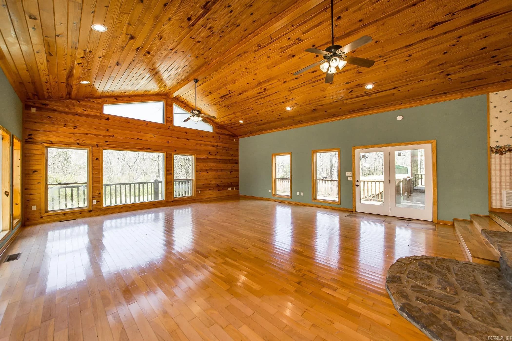 Property at 249  Roxie - Image 31