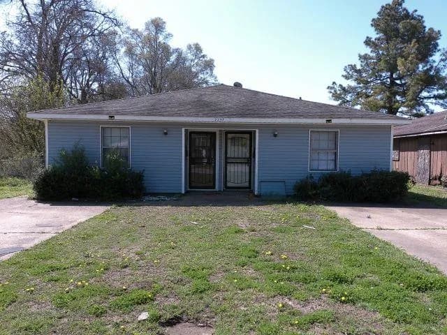 Property at 2237 W Rose, A - Image 1