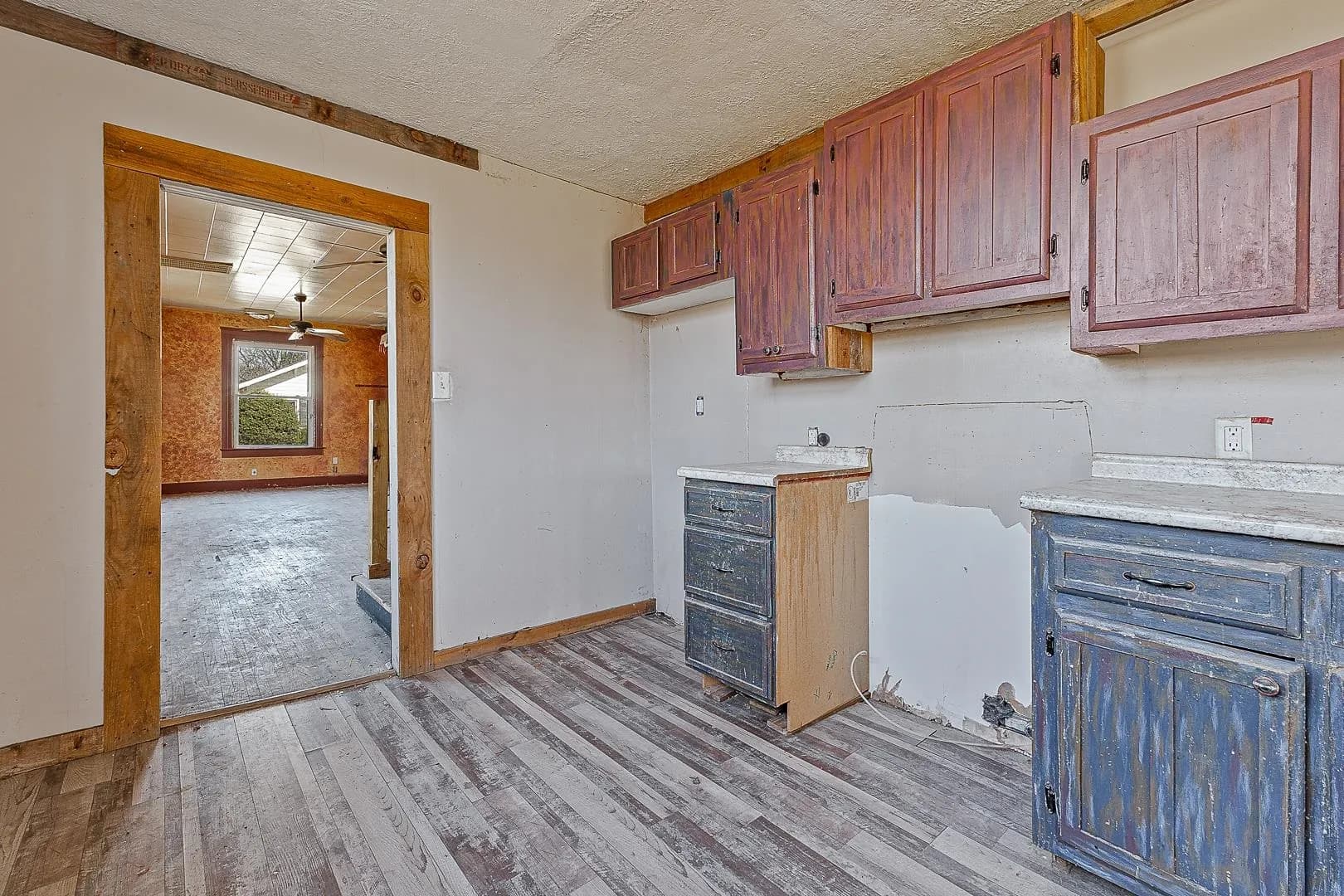 Property at 735 W Oak - Image 11