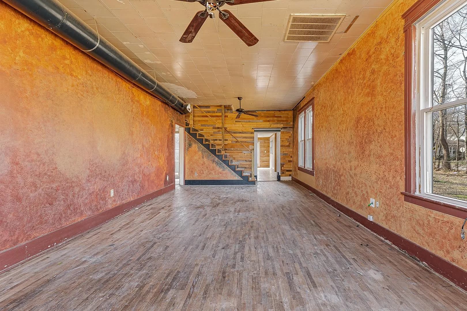Property at 735 W Oak - Image 6
