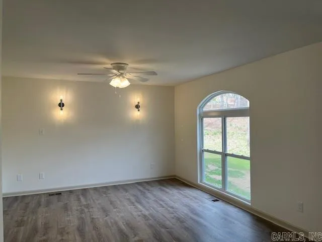 Property at 209  Scott forge - Image 16