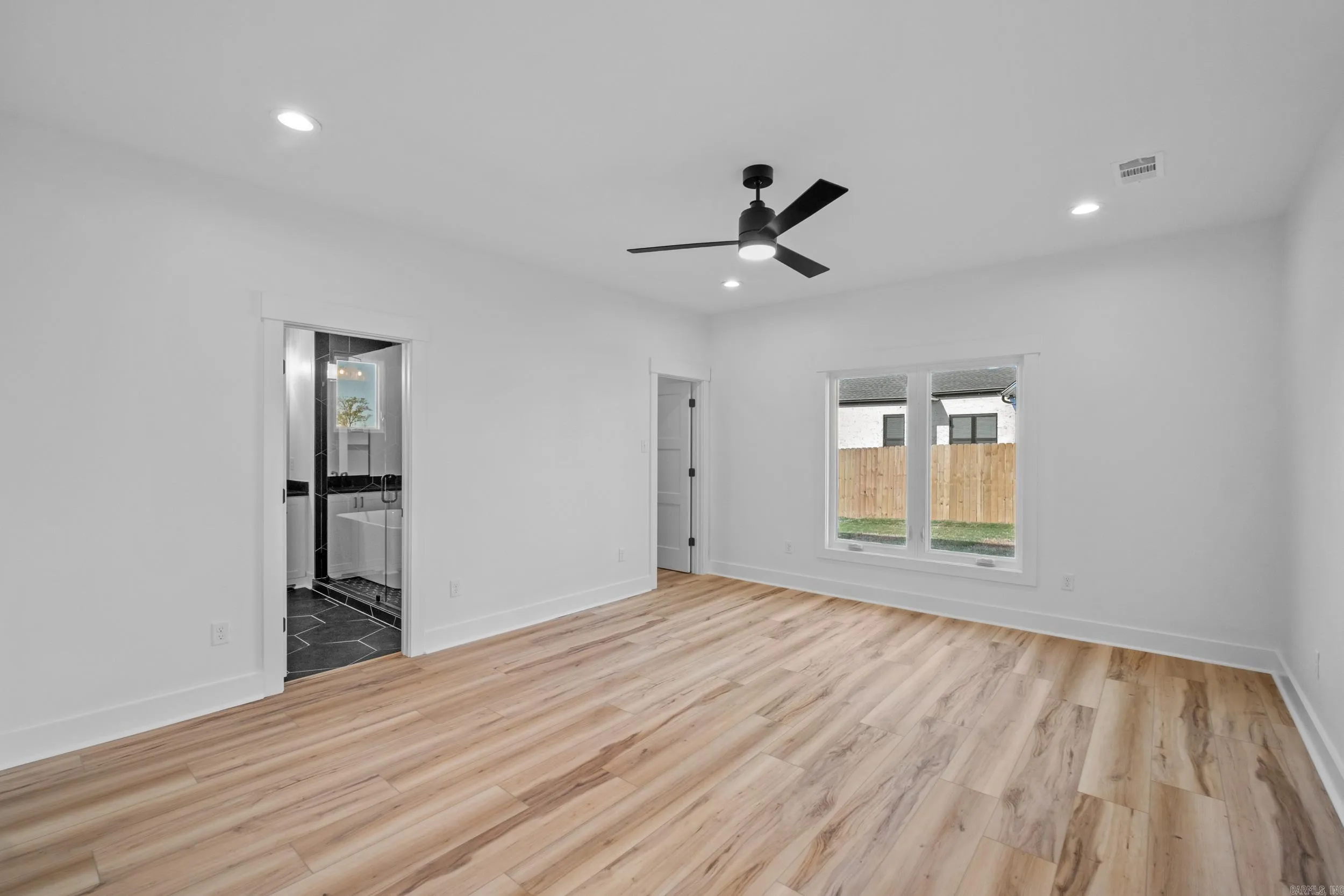 Property at 125  Sycamore springs - Image 22
