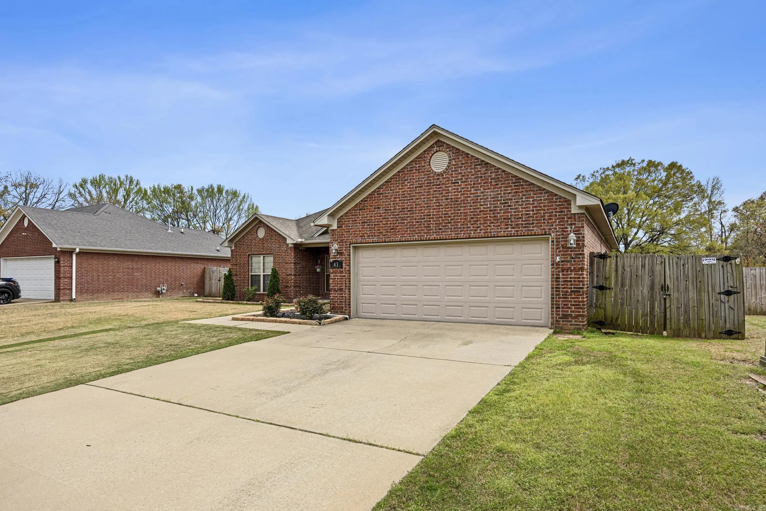 Property at 43  Golden leaf - Image 2
