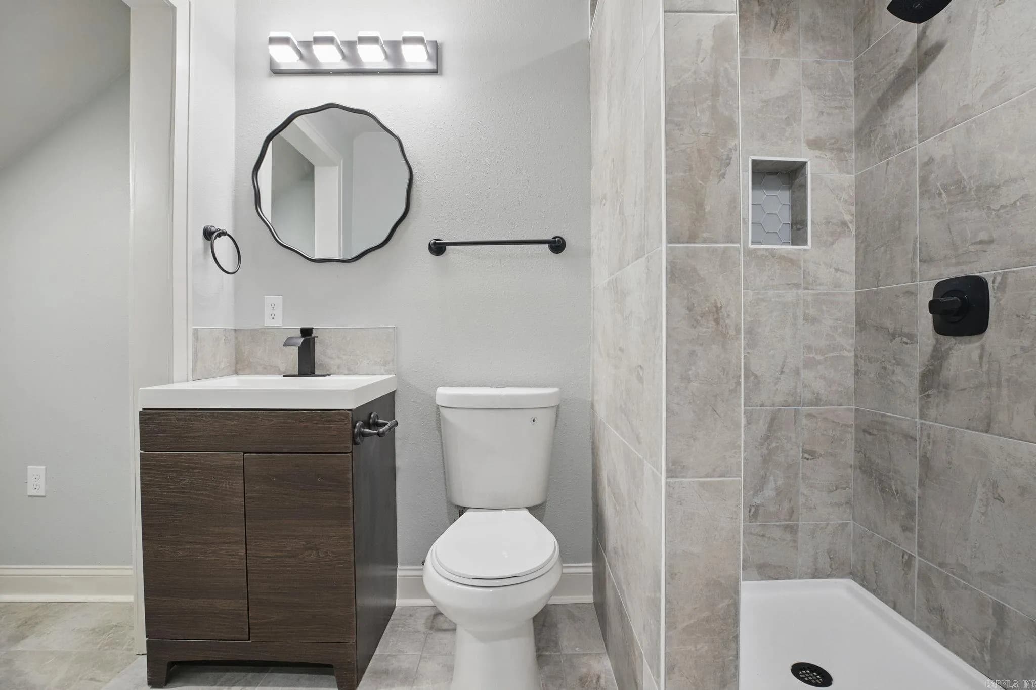 Property at 15210  Sara drive - Image 32