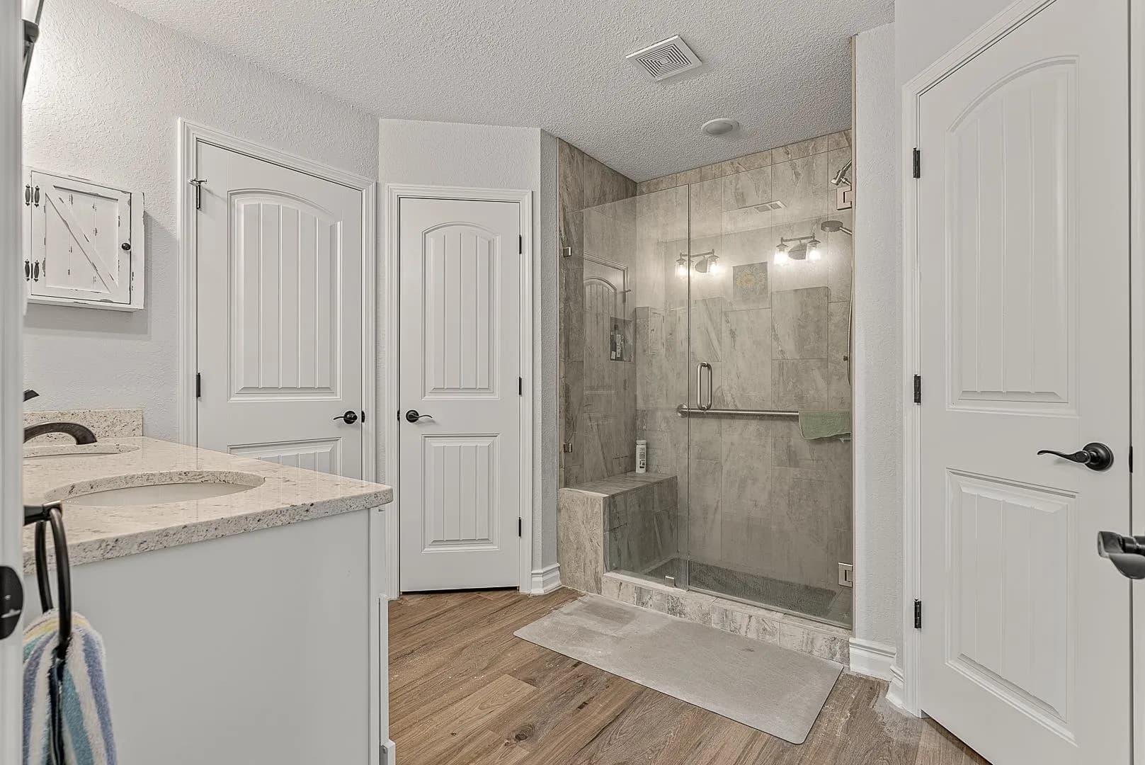 Property at 120  Hidden creek - Image 21