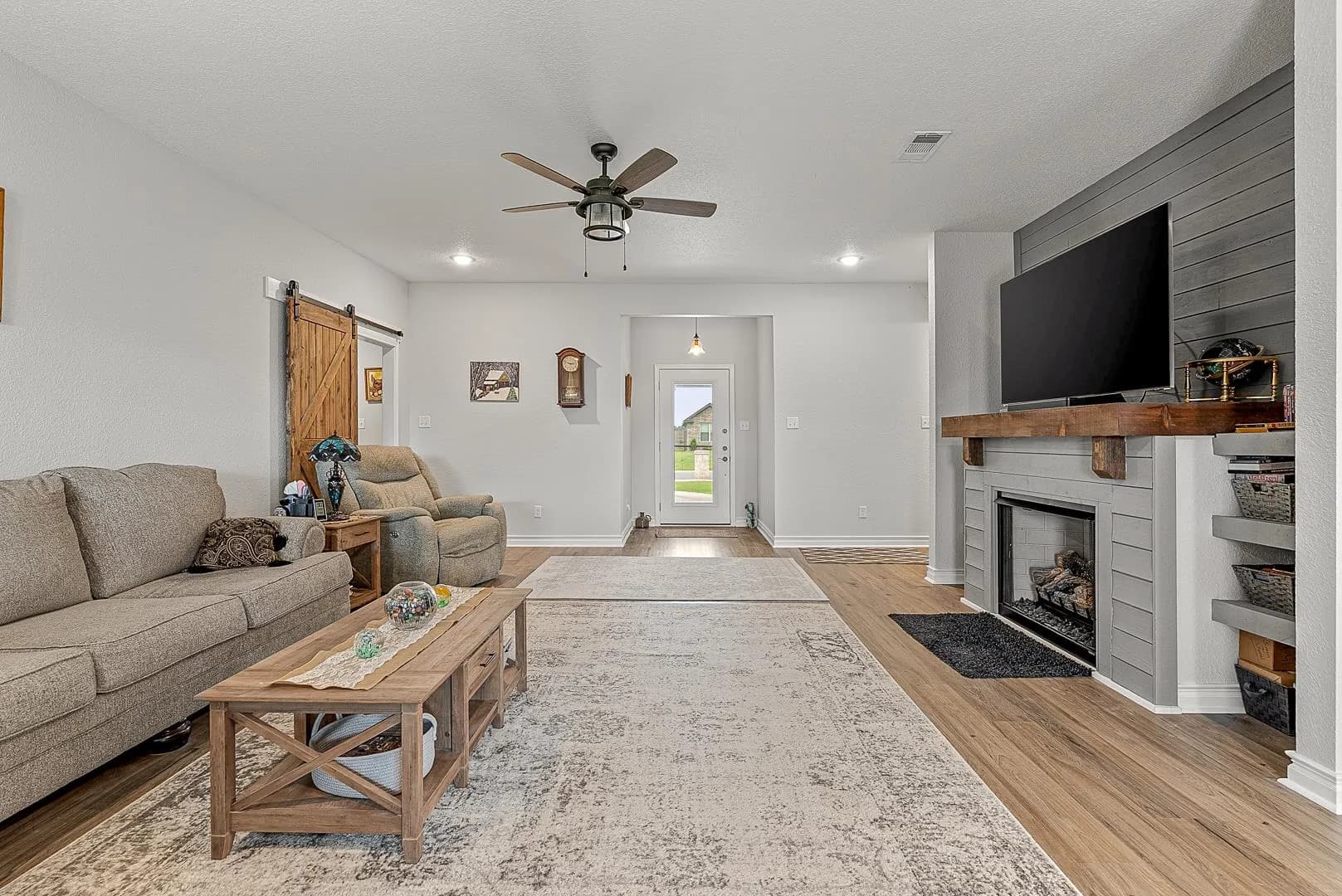 Property at 120  Hidden creek - Image 5