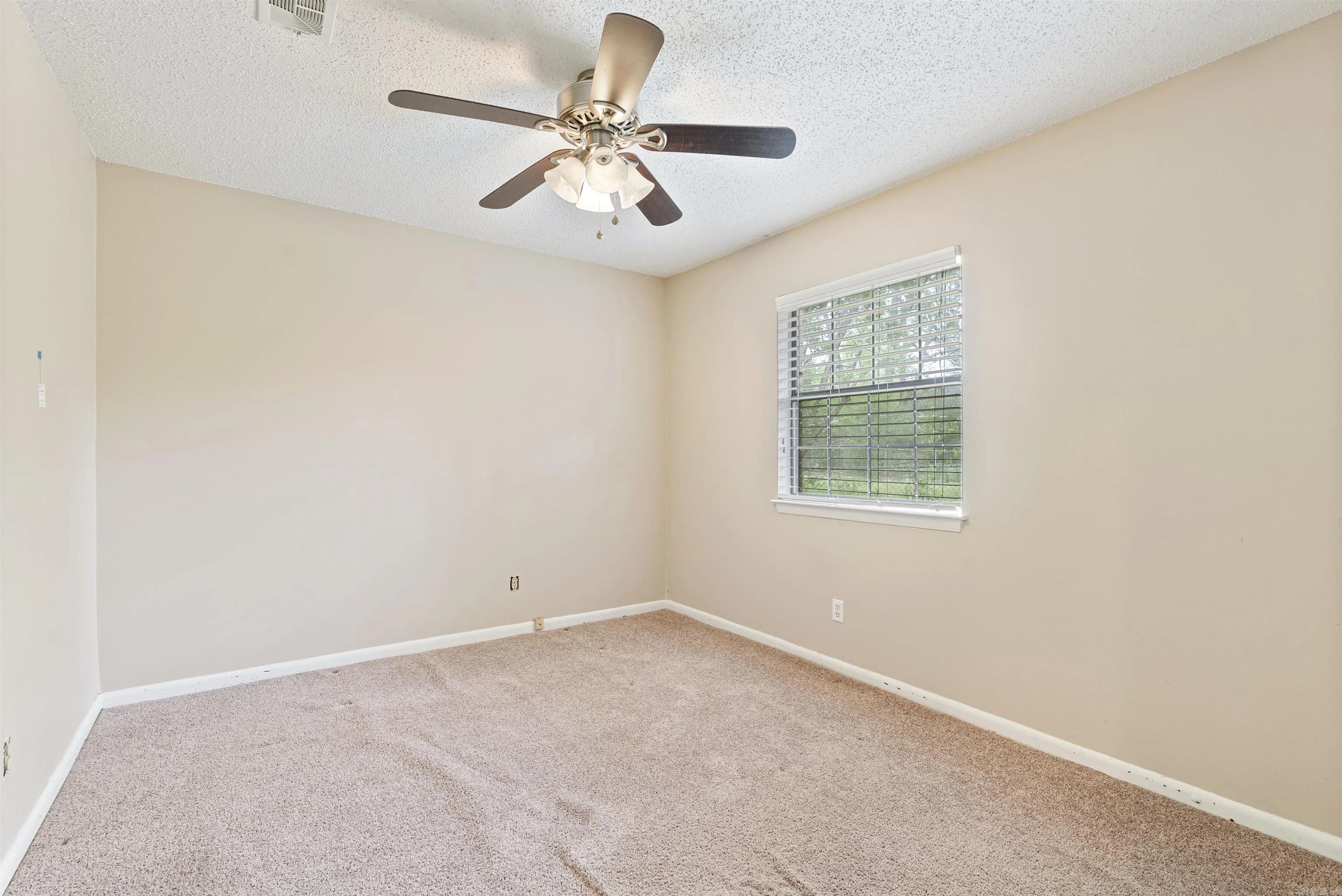 Property at 15  Cherryridge - Image 17