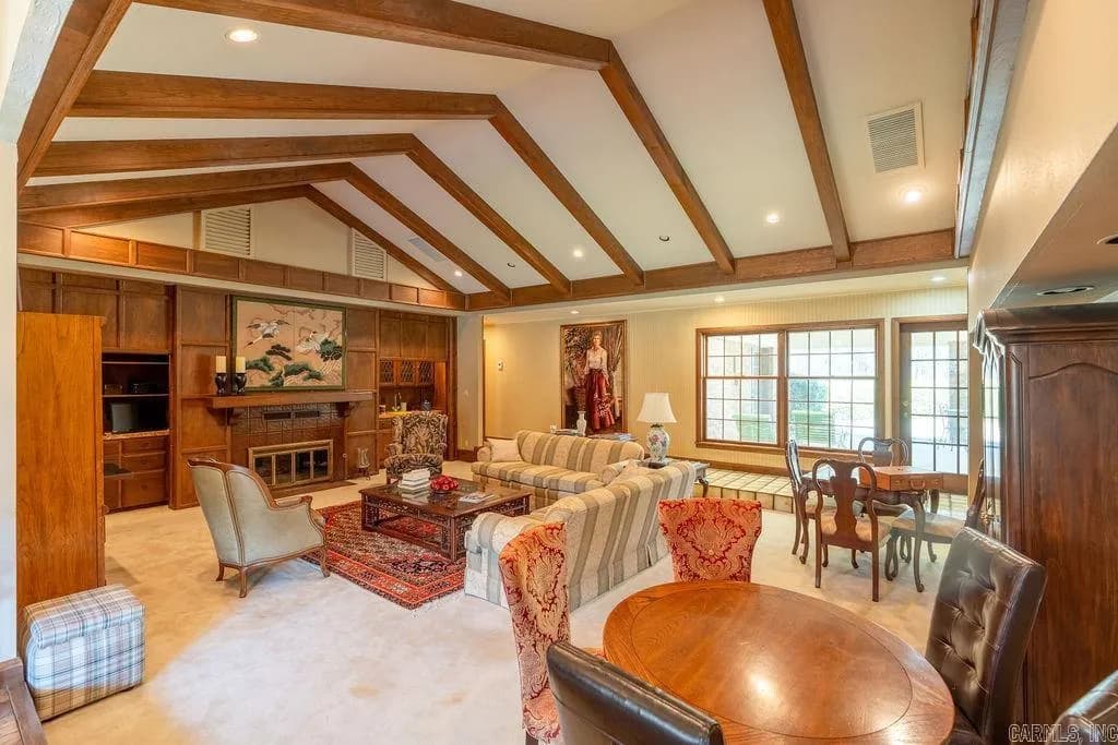 Property at 1110  Huntington - Image 4