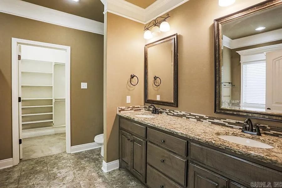 Property at 1104  Nature - Image 27