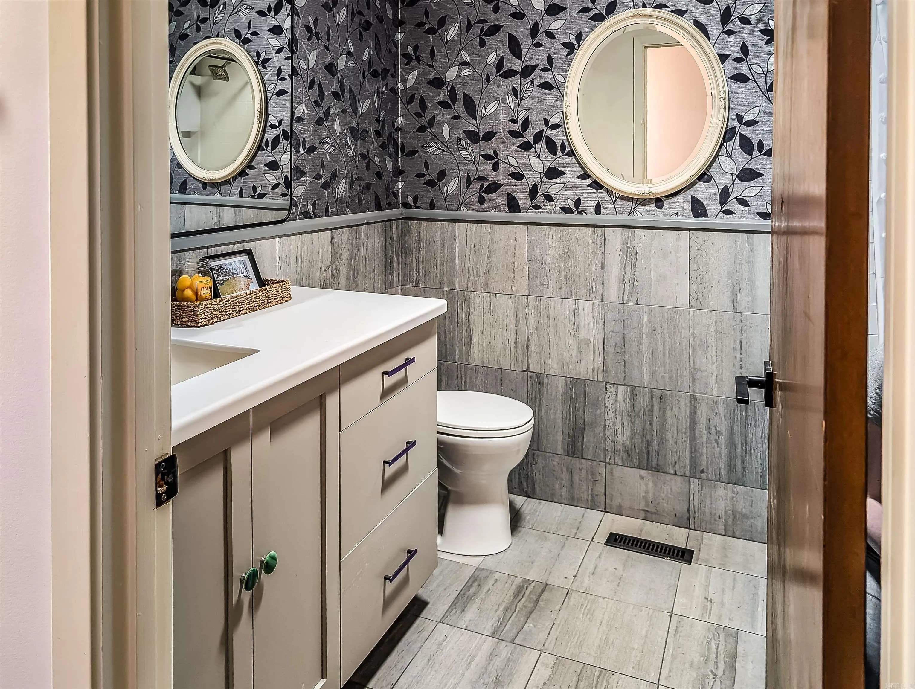 Property at 514  Park - Image 19